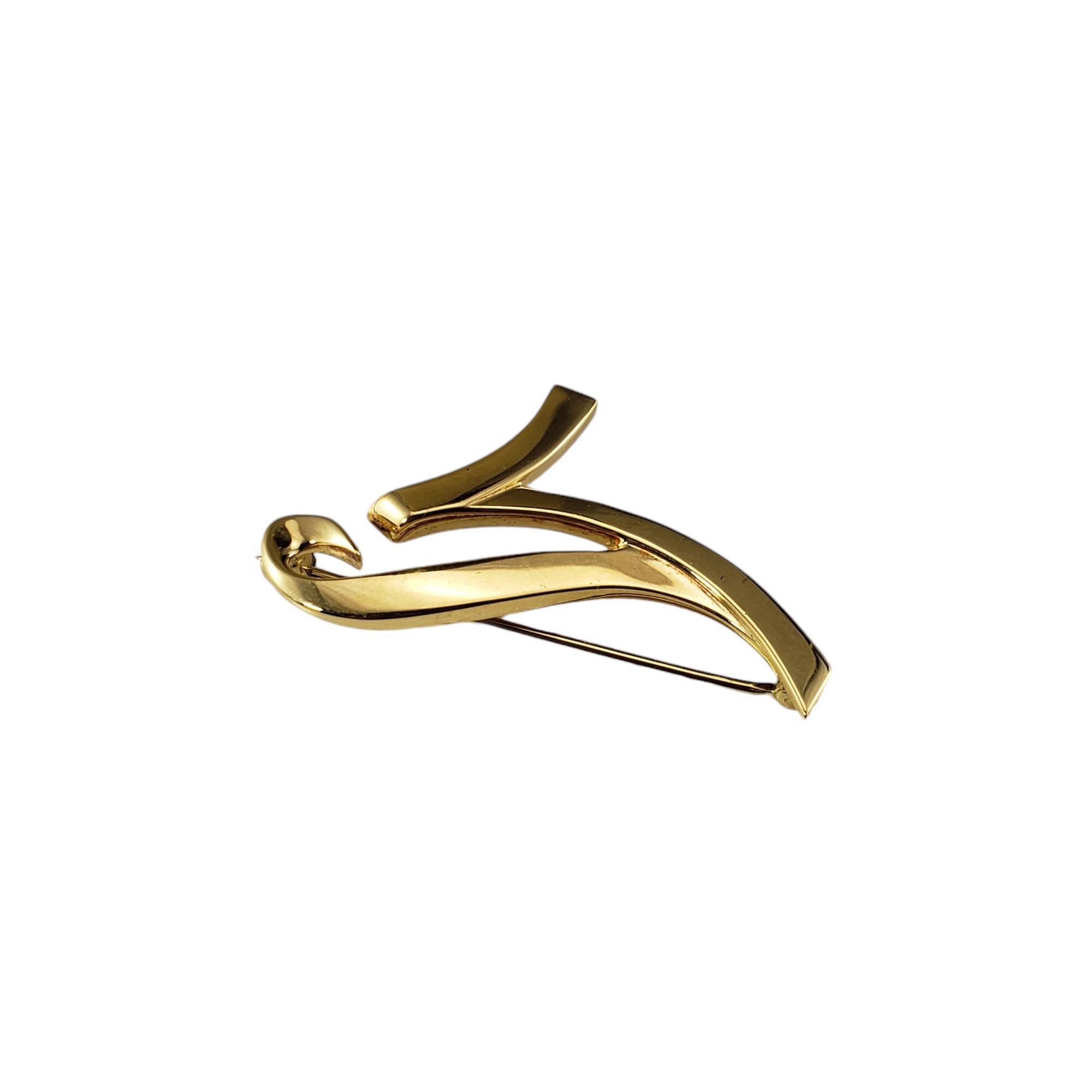 Tiffany & Co. Paloma Picasso 18 Karat Yellow Gold Ribbon Brooch/Pin-

This elegant brooch by Paloma Picasso is crafted in beautifully detailed 18K yellow gold.

Hallmark: PALOMA PICASSO TIFFANY & CO. 750

Size: 35 mm x 19 mm

Weight: 3.3 dwt. / 5.2