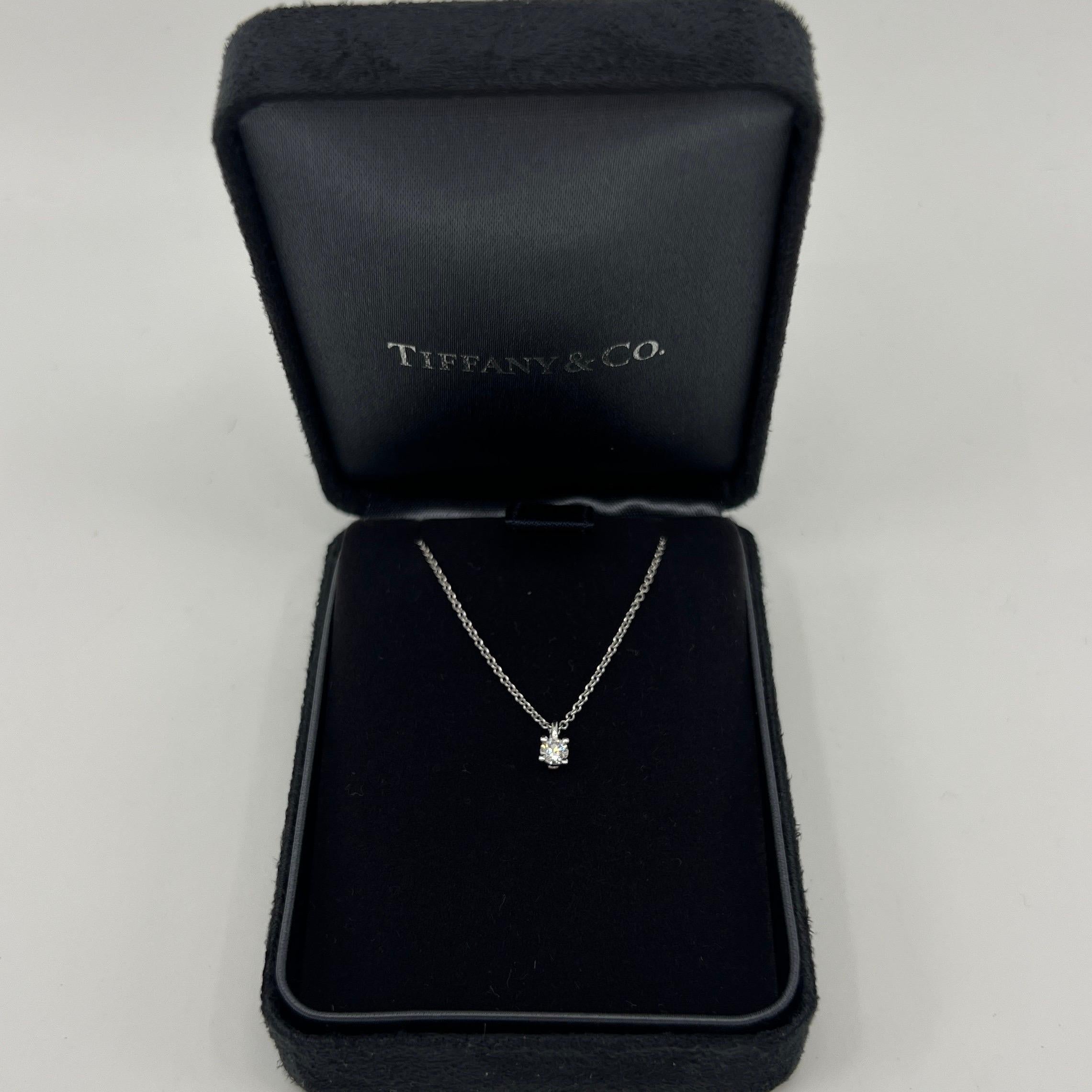 Tiffany & Co. 0.17ct Natural Round Diamond Platinum Solitaire Pendant Necklace For Sale 4