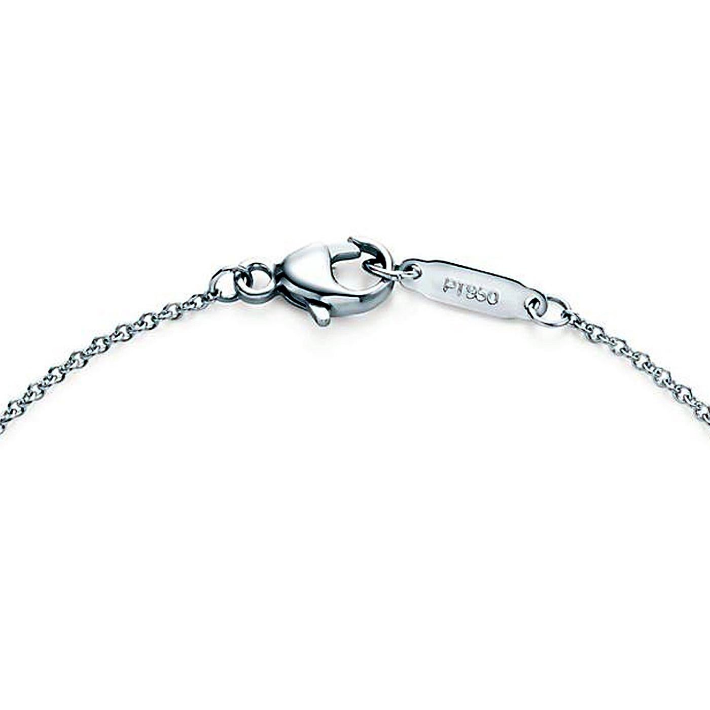 Moderniste Tiffany & Co. Bracelet en platine avec diamants ronds brillants en forme de cœurs à 3 points de 0,18 carat en vente