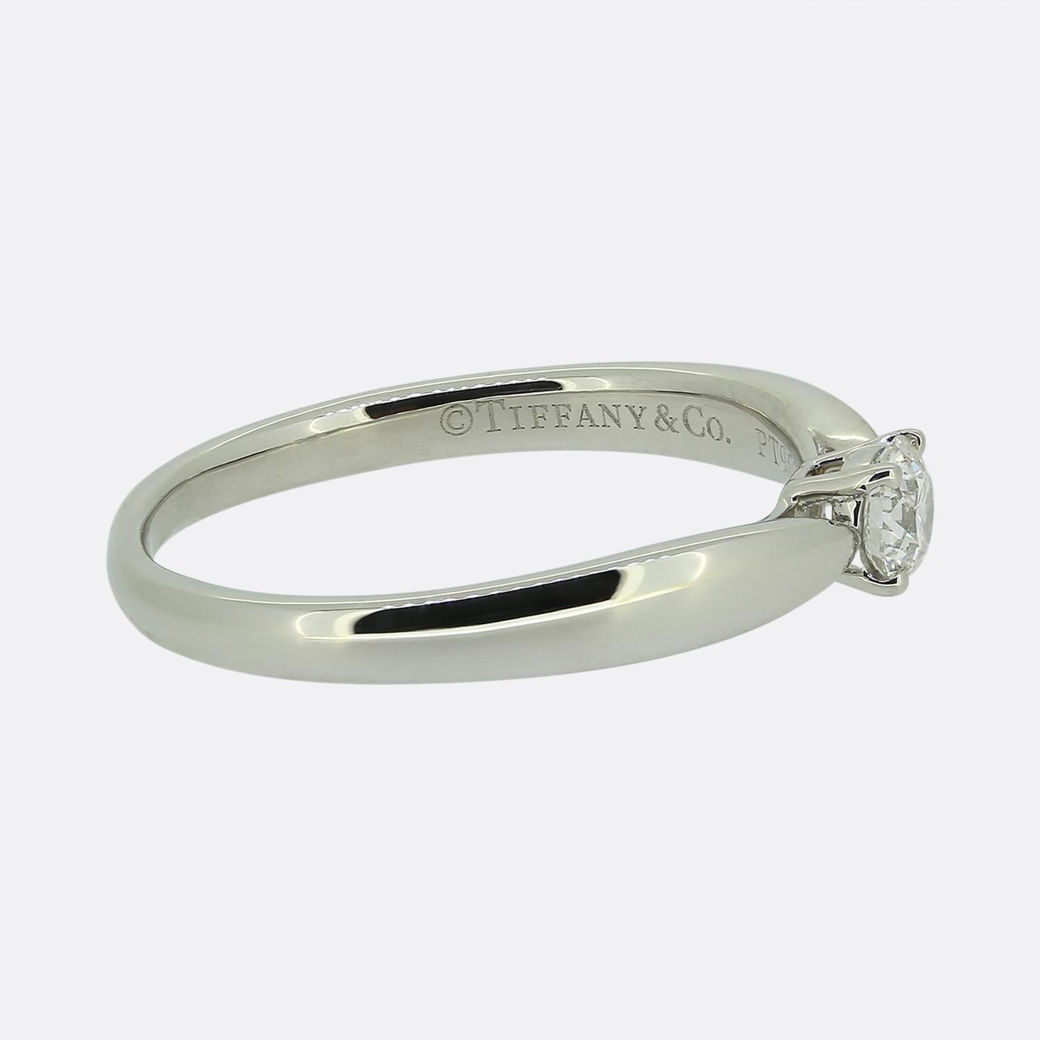 Tiffany & Co. 0.19 Karat Diamant Solitär-Ring (Brillantschliff) im Angebot