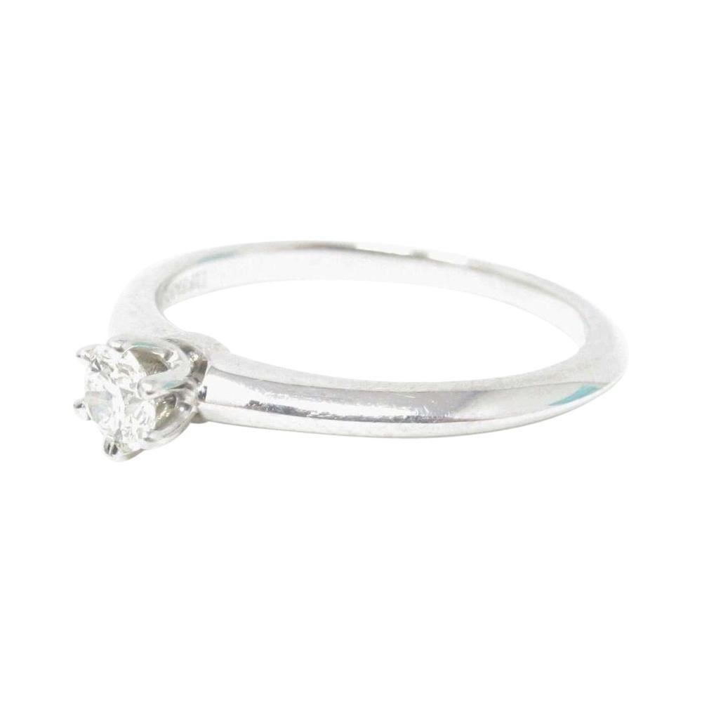 Contemporary Tiffany & Co. 0.20 Carat Diamond Platinum Solitaire Engagement Ring