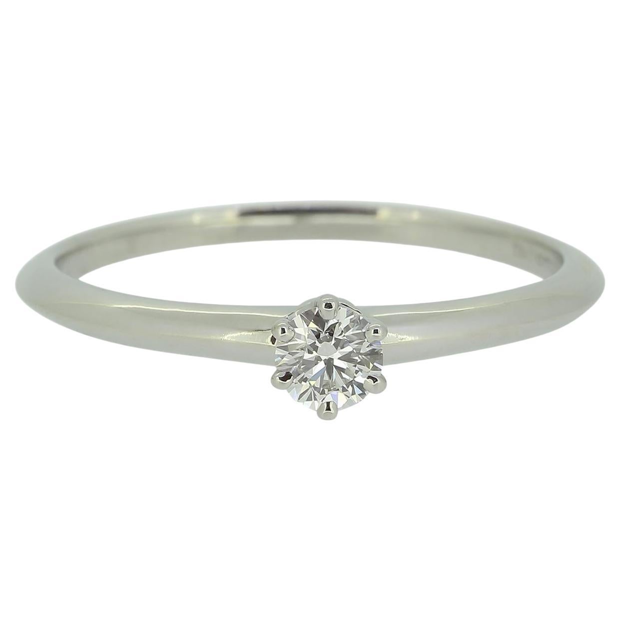 Bague de fiançailles Tiffany 
Co. avec diamants de 0.23 carats