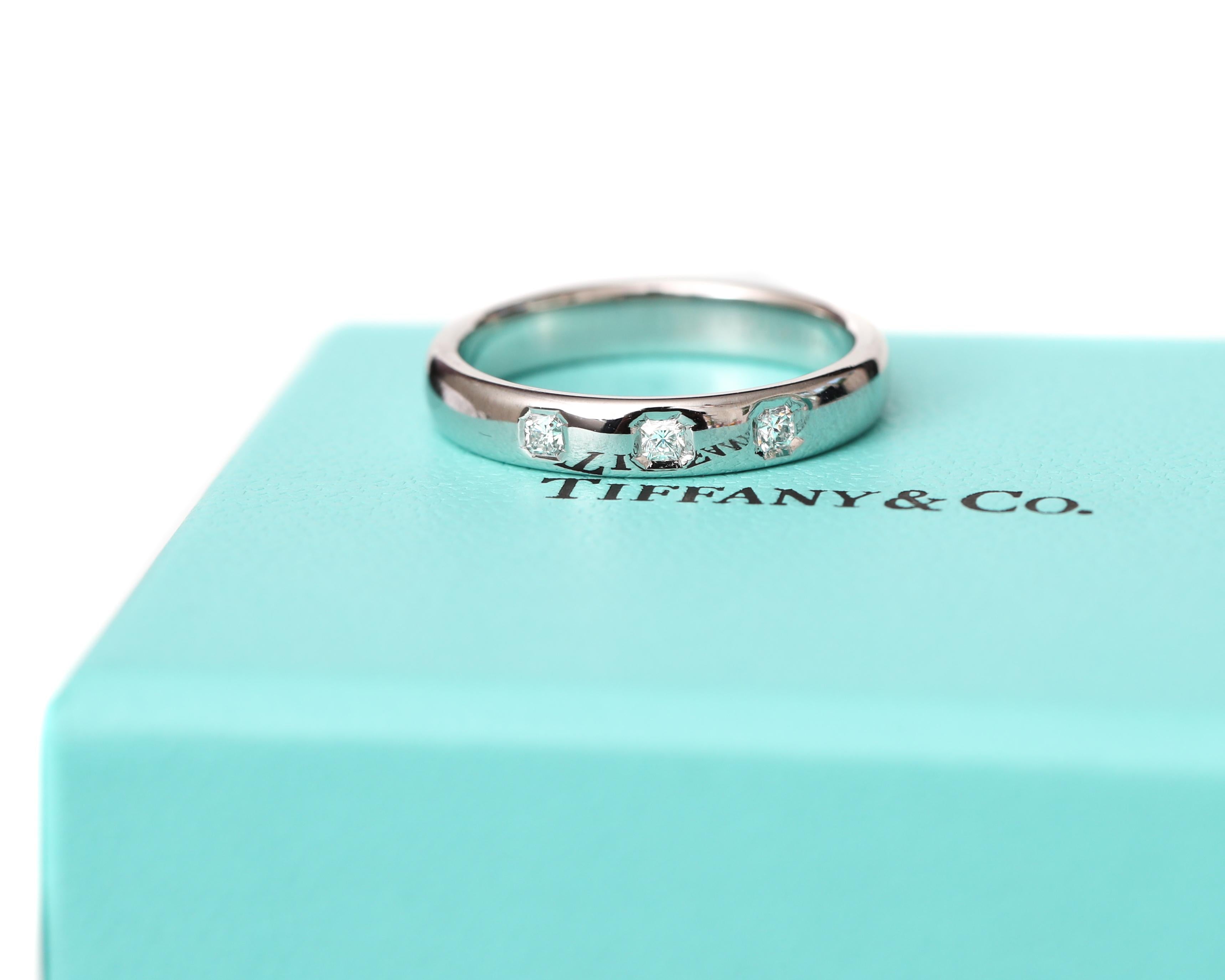 Modern Tiffany & Co. 0.25 Carat Total Lucida Diamond Platinum Ring Band