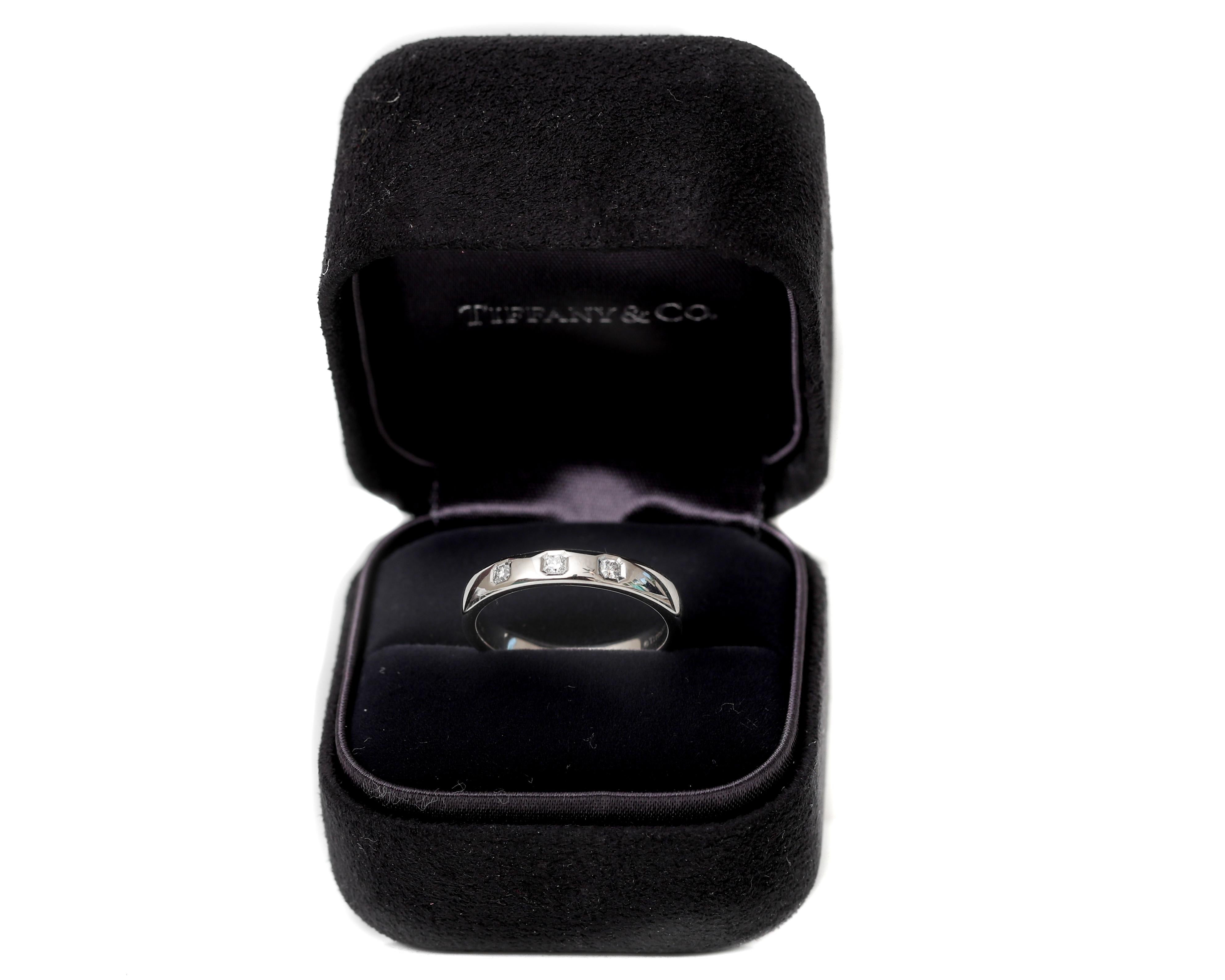 Tiffany & Co. 0.25 Carat Total Lucida Diamond Platinum Ring Band In Excellent Condition In Hicksville, NY