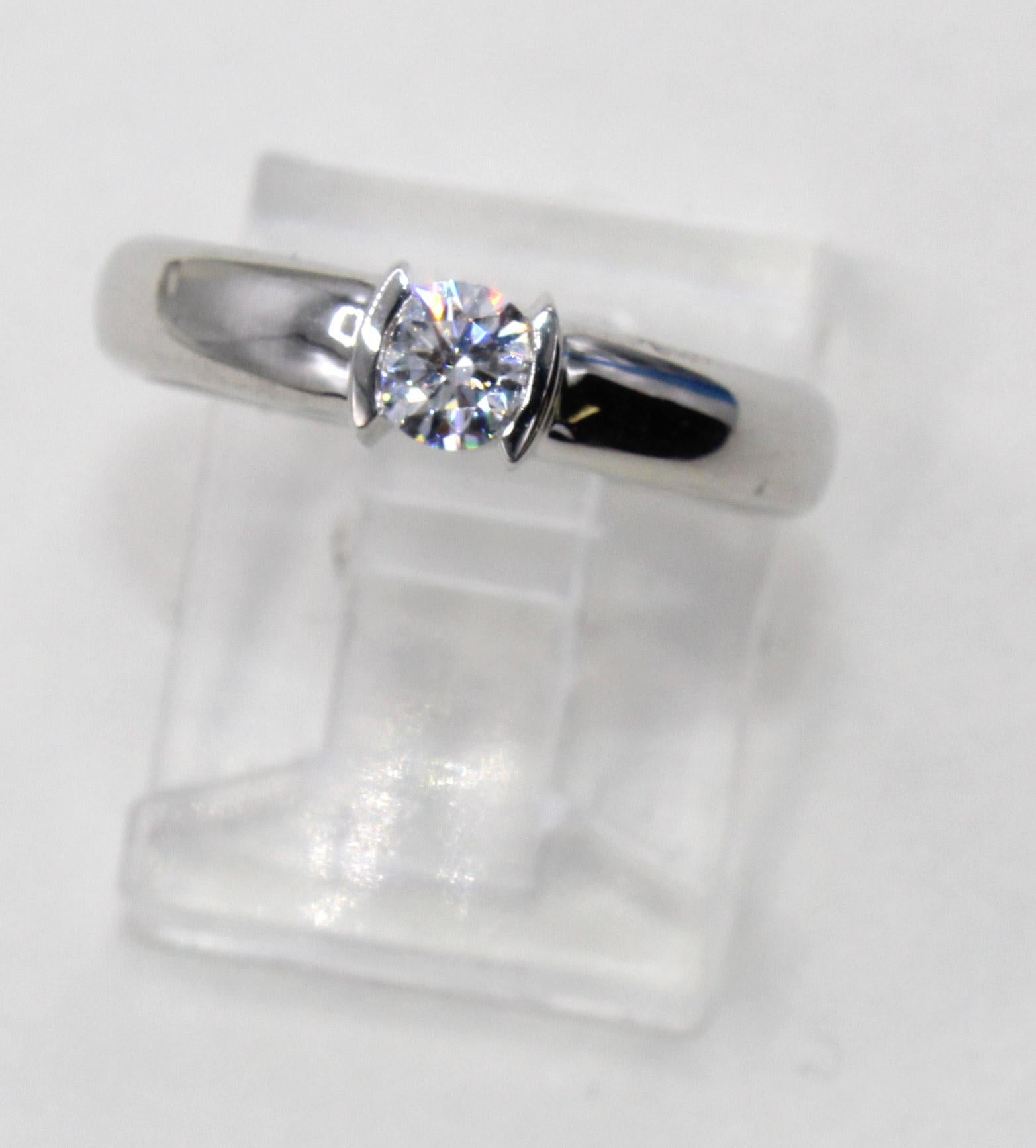 Verlobungsring aus Platin mit 0,26 Karat D VVS2 Diamant von Tiffany & Co. (Rundschliff)