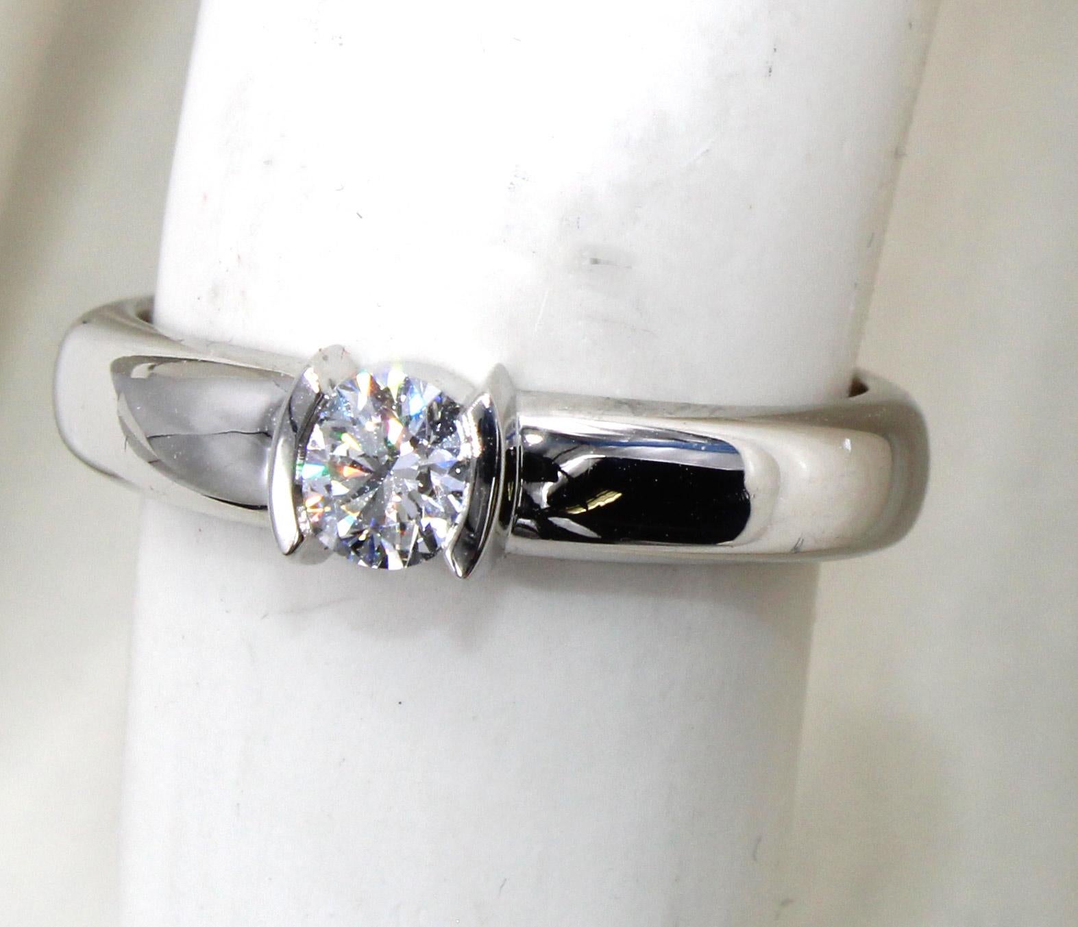 Verlobungsring aus Platin mit 0,26 Karat D VVS2 Diamant von Tiffany & Co. 1