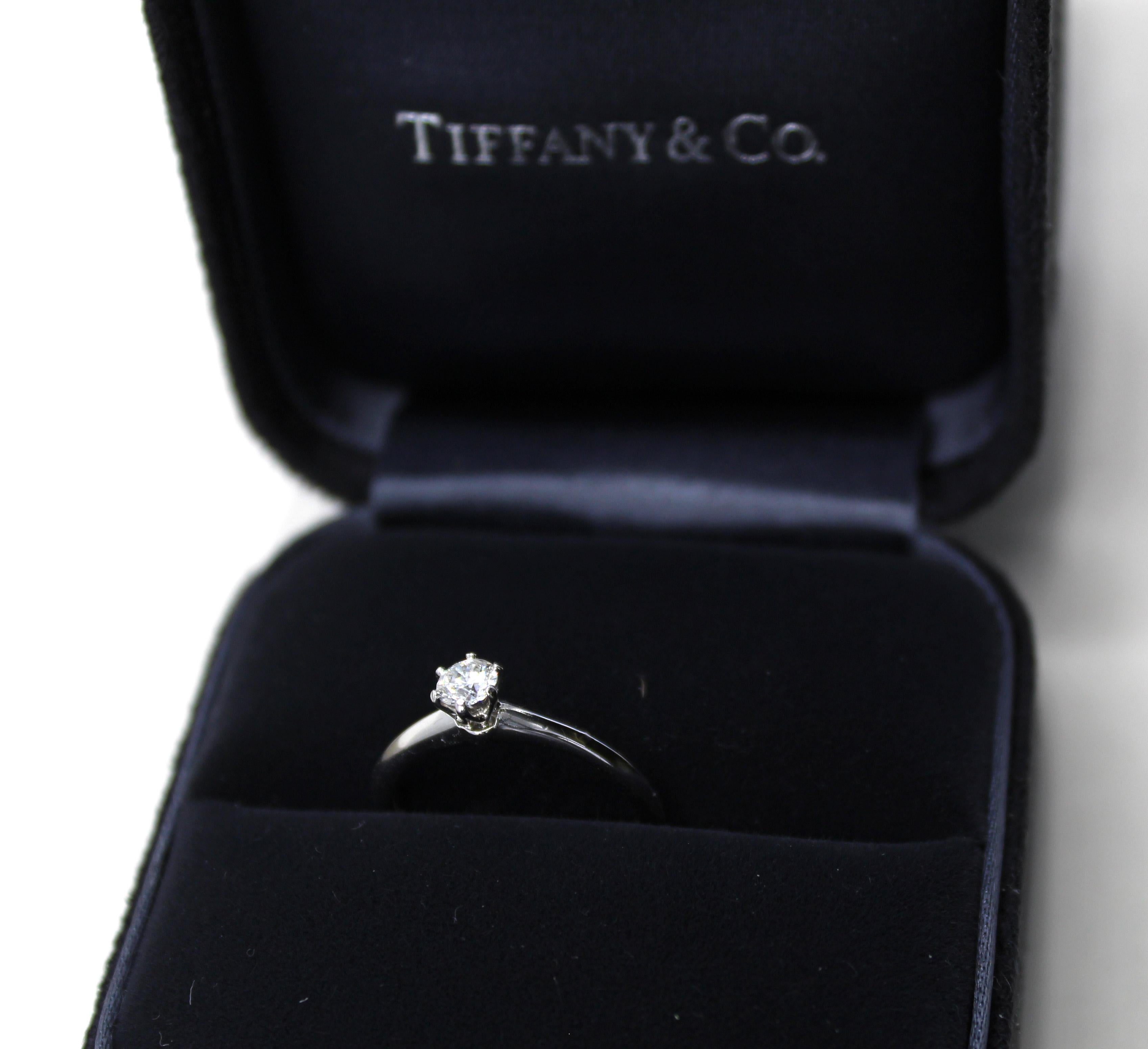 Round Cut Tiffany & Co. 0.26 Carat G VVS2 Diamond Platinum Engagement Ring