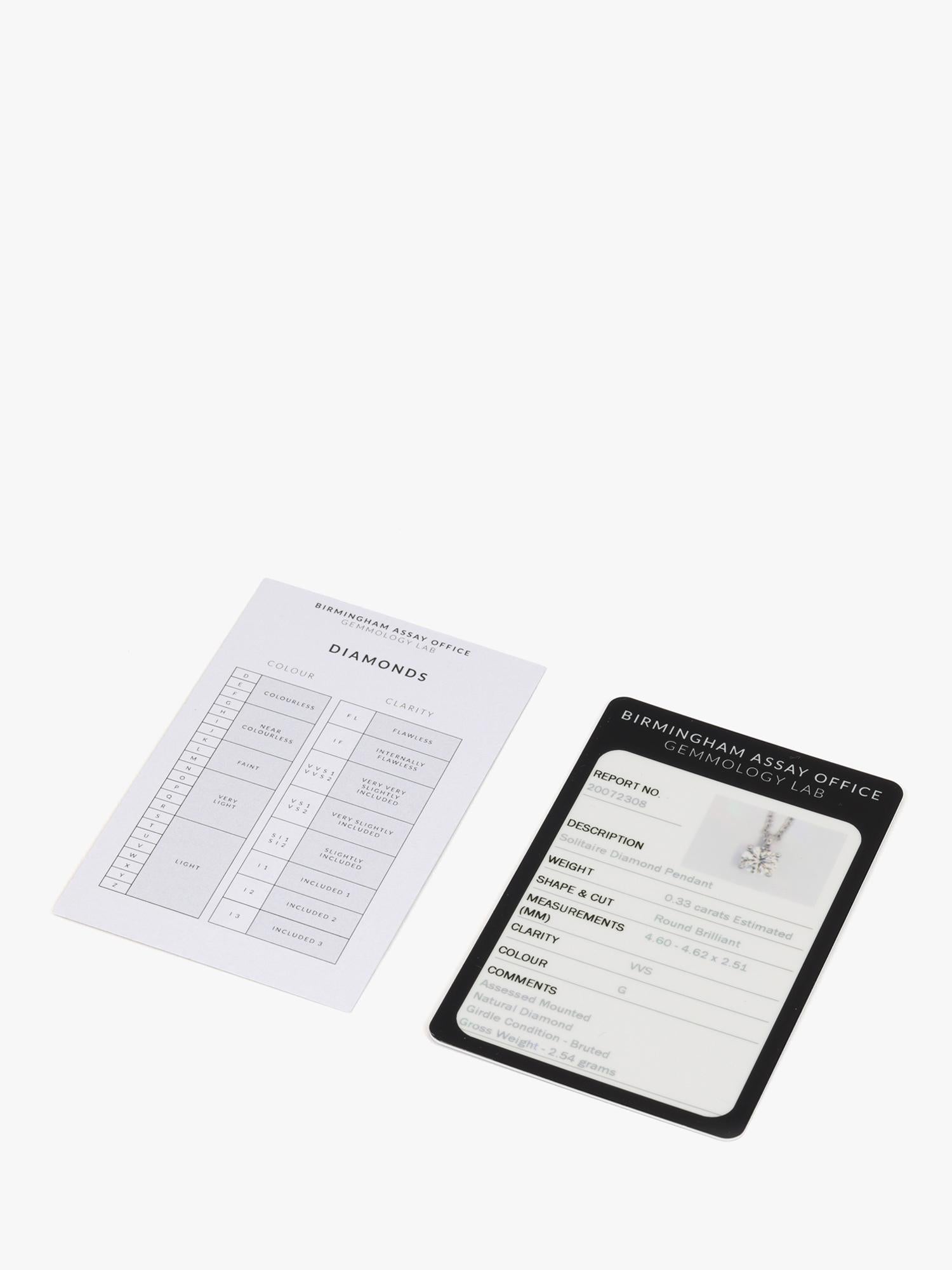 Tiffany & Co. Ciondolo solitario in platino con diamante taglio Brilliante da 0.33 ct. In condizioni buone in vendita a Bishop's Stortford, Hertfordshire