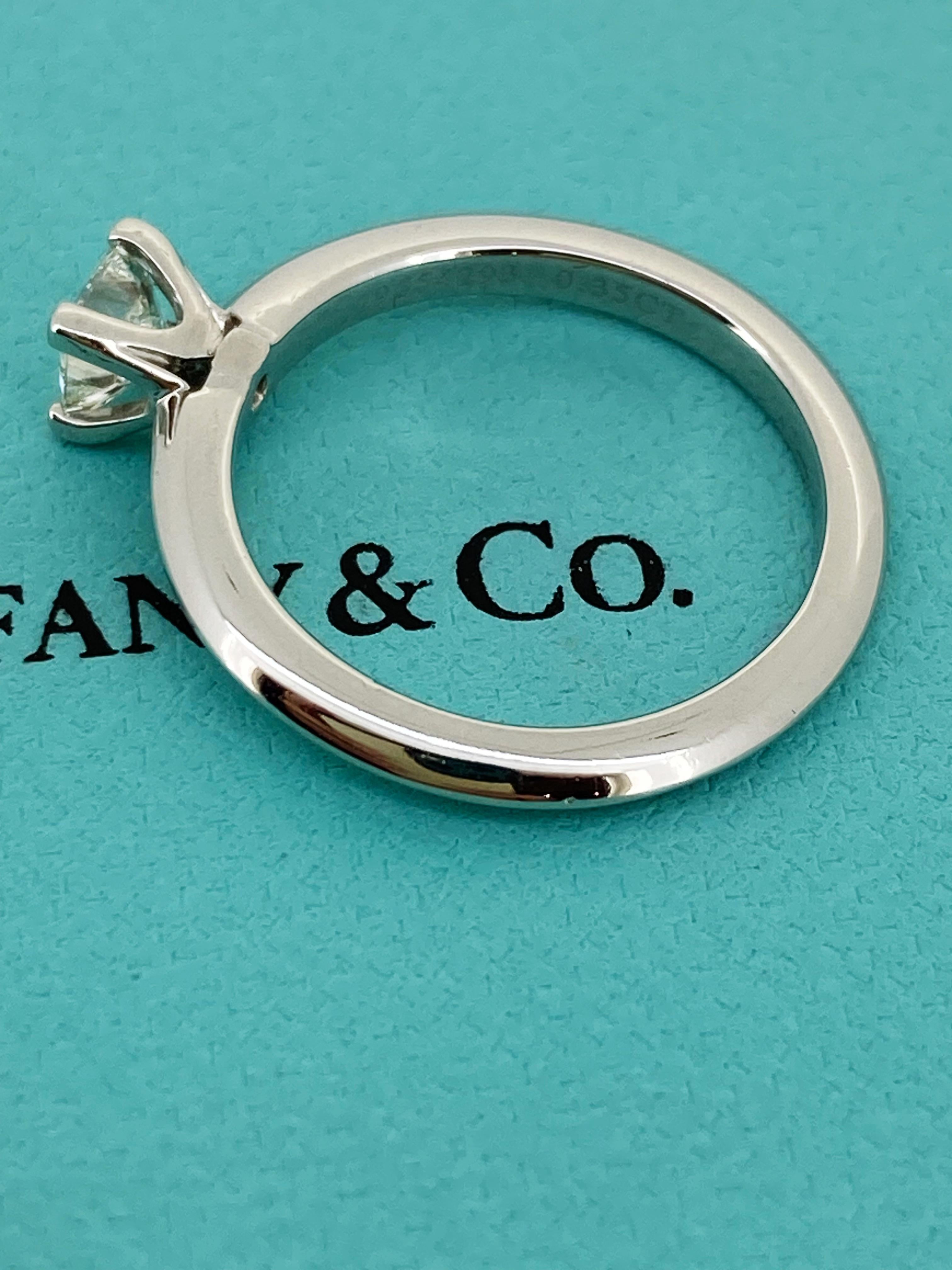 Tiffany & Co. 0,35ct Princess Cut Diamant Solitär 950 Platin Verlobungsring (Carréschliff) im Angebot
