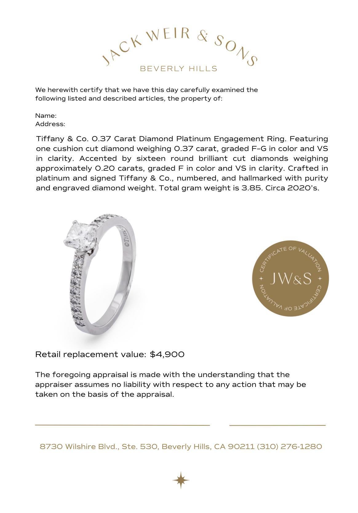 Bague de fiançailles en platine avec un diamant de 0,37 carat Tiffany & Co. en vente 3