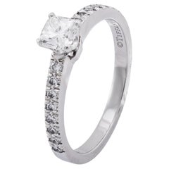 Bague de fiançailles en platine avec un diamant de 0,37 carat Tiffany
Co.