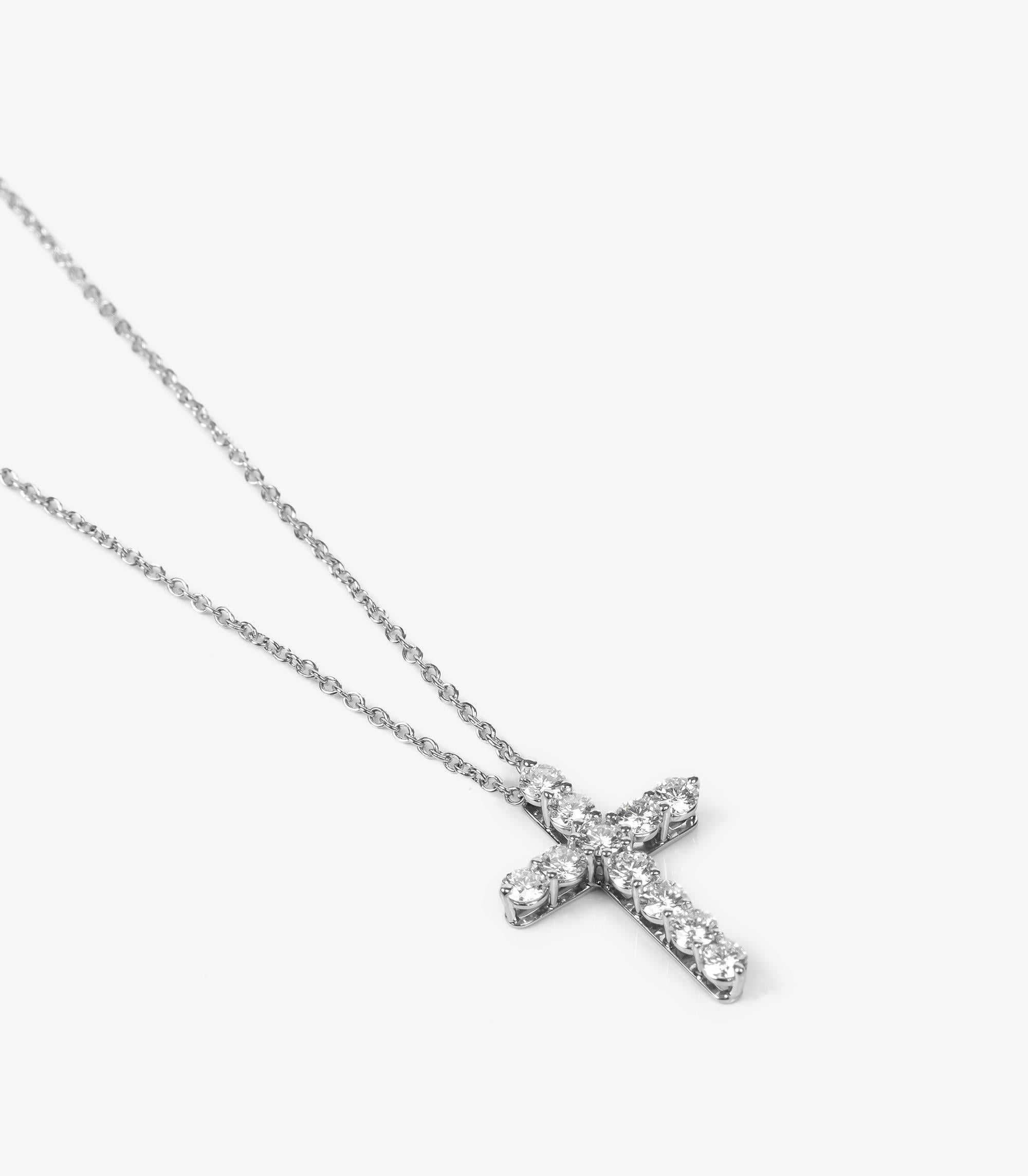 Tiffany & Co. Ciondolo a forma di croce in platino con diamante taglio brillante da 0,42 ct.

Dettagli del prodotto
Xupes Ref: J1482
Marchio: Tiffany & Co.
Modello: Ciondolo a forma di croce piccola
Tipo: Collana
PREZZO DI VENDITA: 3.900