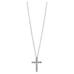 Kleiner Kreuzanhänger aus Platin von Tiffany & Co. mit 0,42 Karat Diamanten im Brillantschliff