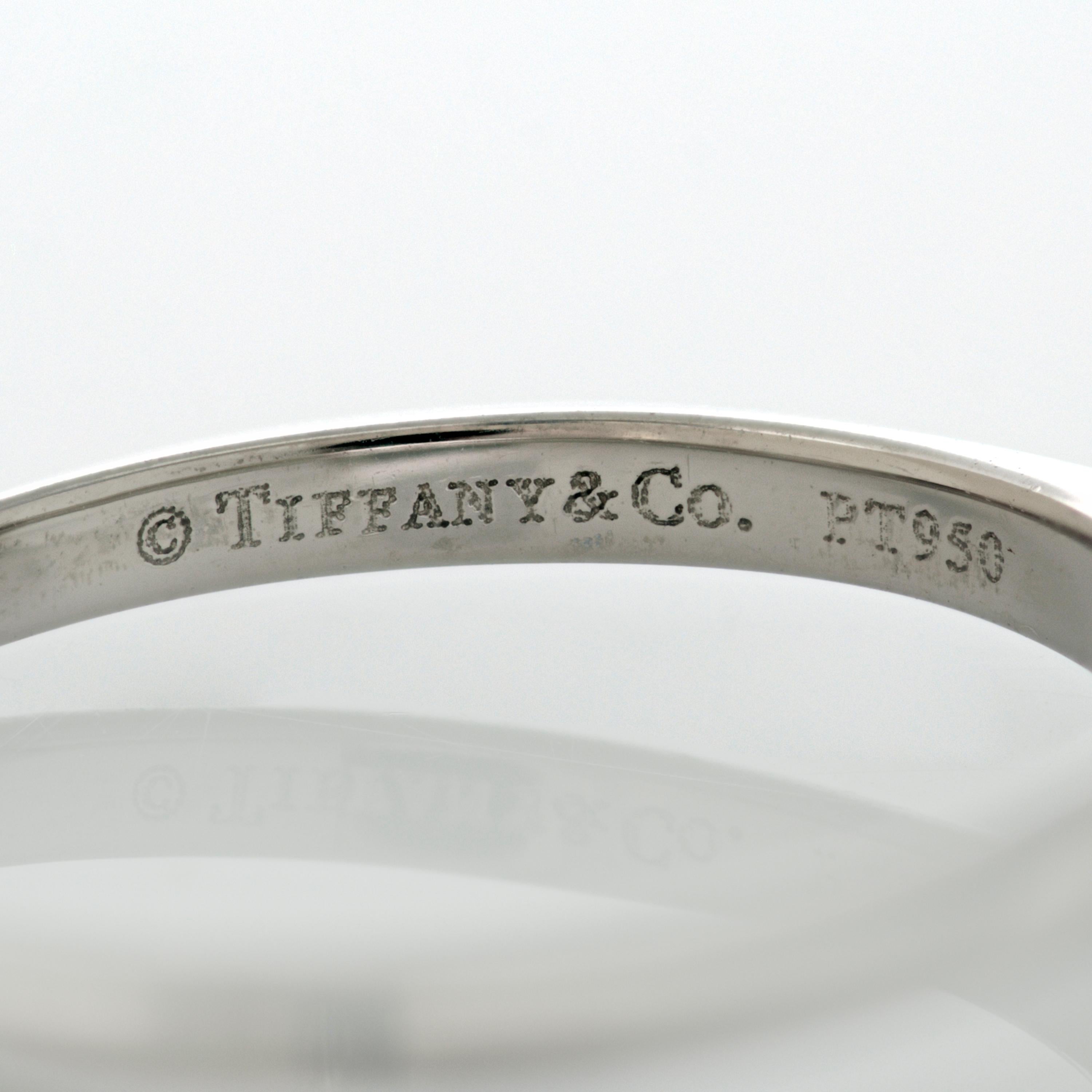 Verlobungsring aus Platin mit 0,45 Karat rundem Diamant Solitär von Tiffany & Co. im Zustand „Gut“ im Angebot in Philadelphia, PA
