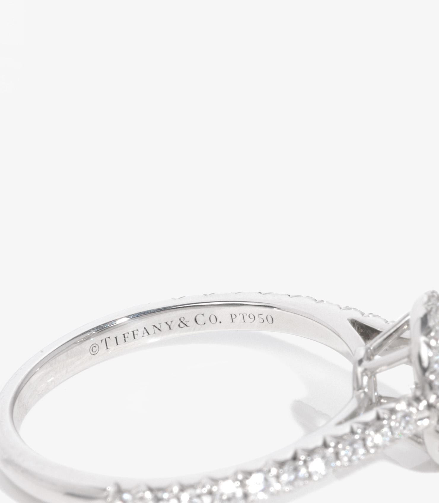 da uomo o donna Anello Soleste in platino con diamante taglio ovale da 0.46 carati di Tiffany & Co. in vendita