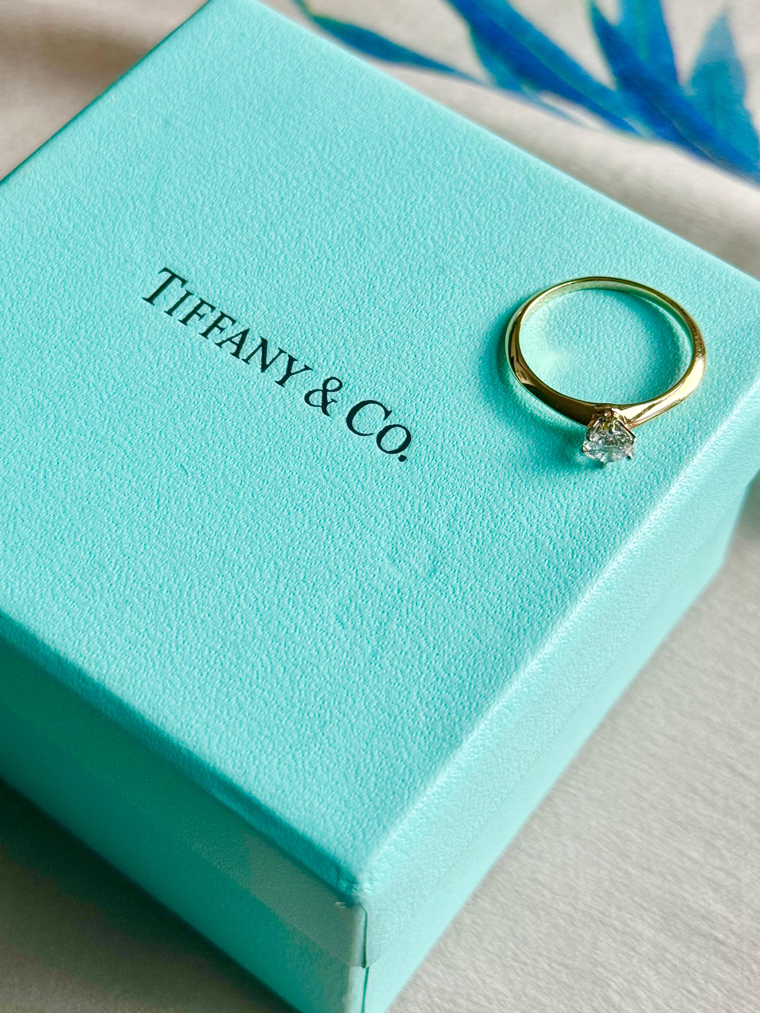 Tiffany & Co, bague solitaire en or 18 carats avec diamants de 0,47 carat en vente 2