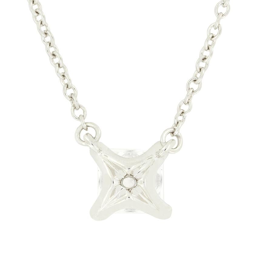 Taille carrée Tiffany & Co. Pendentif en diamant de 0.47ct en vente