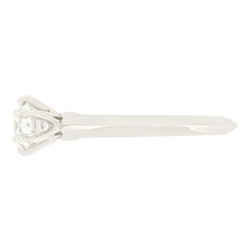Anillo solitario de diamantes de 0.48 ct Tiffany & Co. Corte brillante en venta