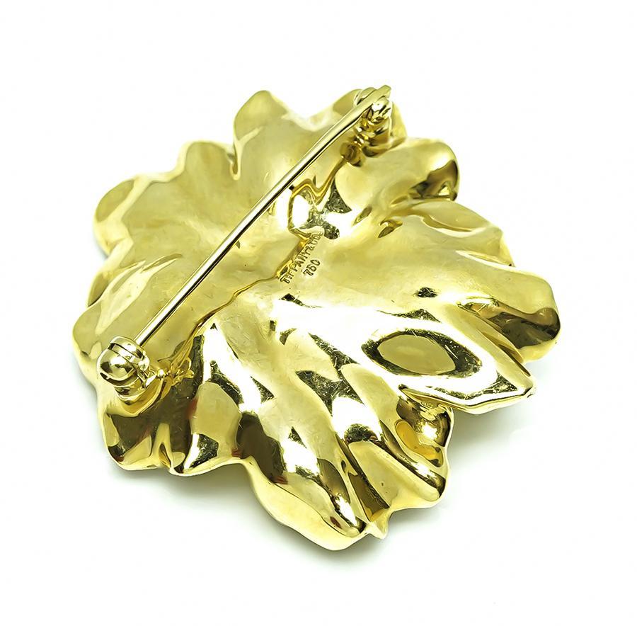 Round Cut Tiffany & Co 0.50ct Diamond Gold Flower Pin For Sale
