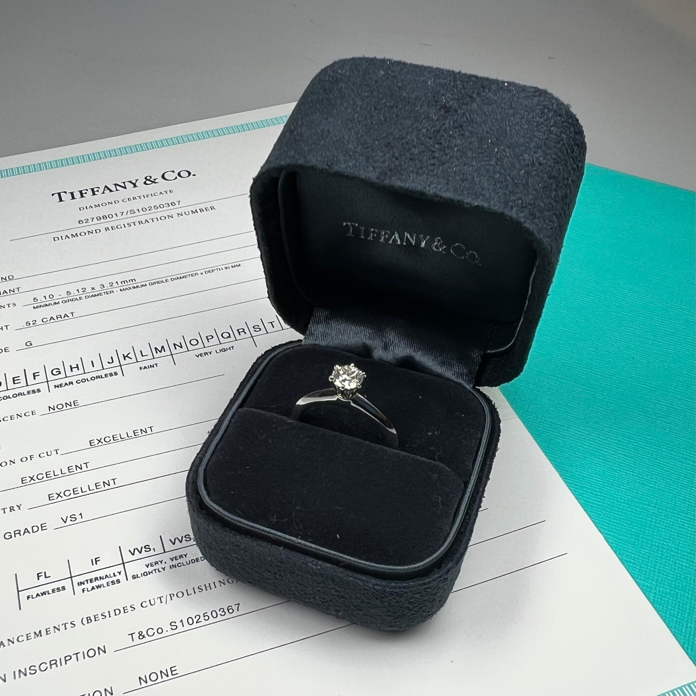 Platin-Verlobungsring von Tiffany & Co. mit 0.52 Karat Diamant im Rundschliff mit sechs Zacken im Rundschliff im Angebot 5