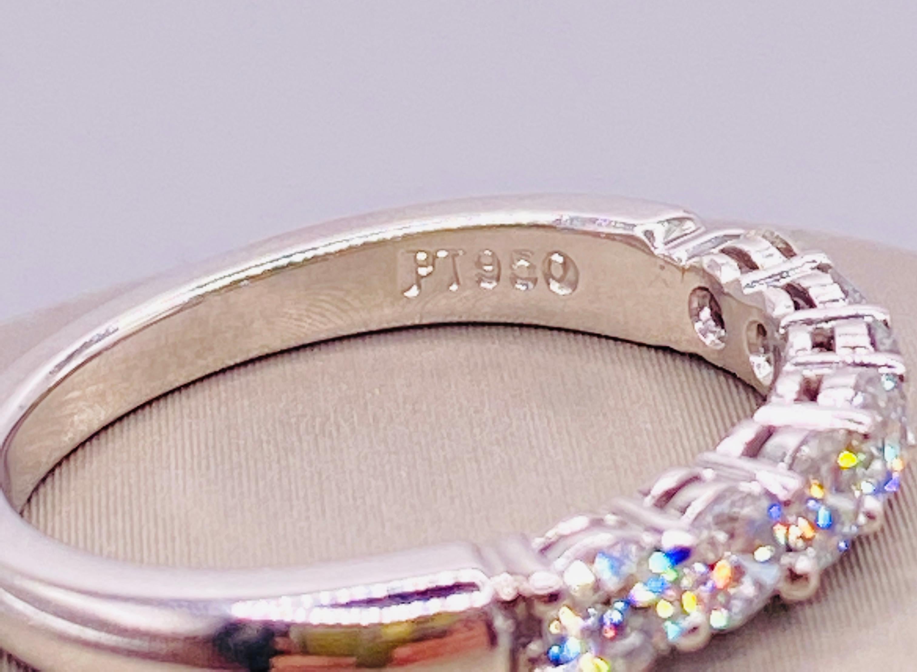 Armbandring aus Platin mit 0,57 Karat Diamanten von Tiffany & Co im Zustand „Gut“ im Angebot in DALLAS, TX