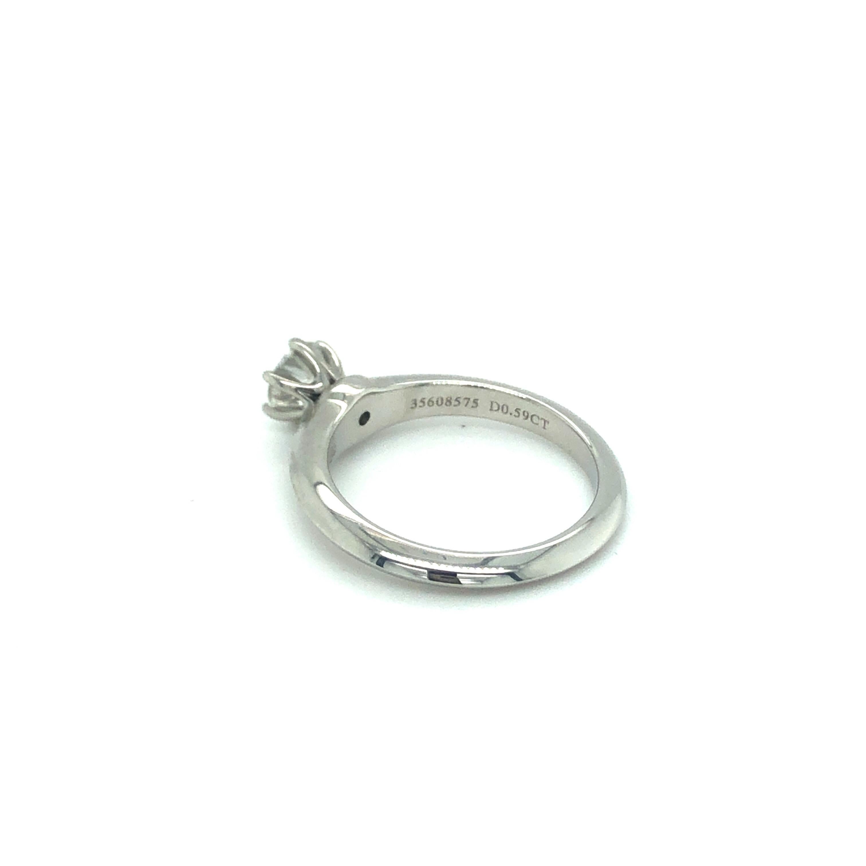 round diamond platinum engagement ring