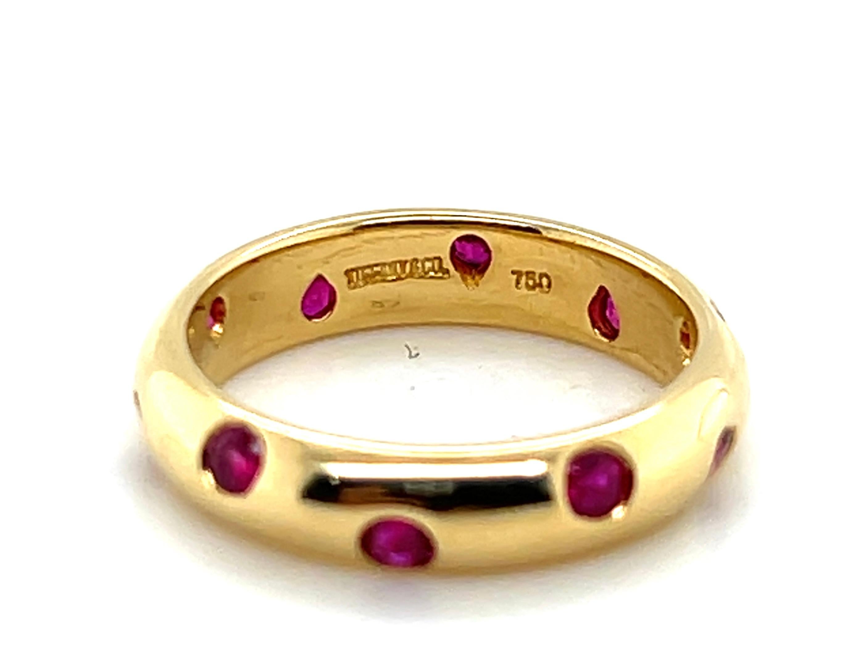 Women's or Men's Tiffany & Co. Etoile 0.60 Carat Round Ruby and 18k Yellow Gold  Band