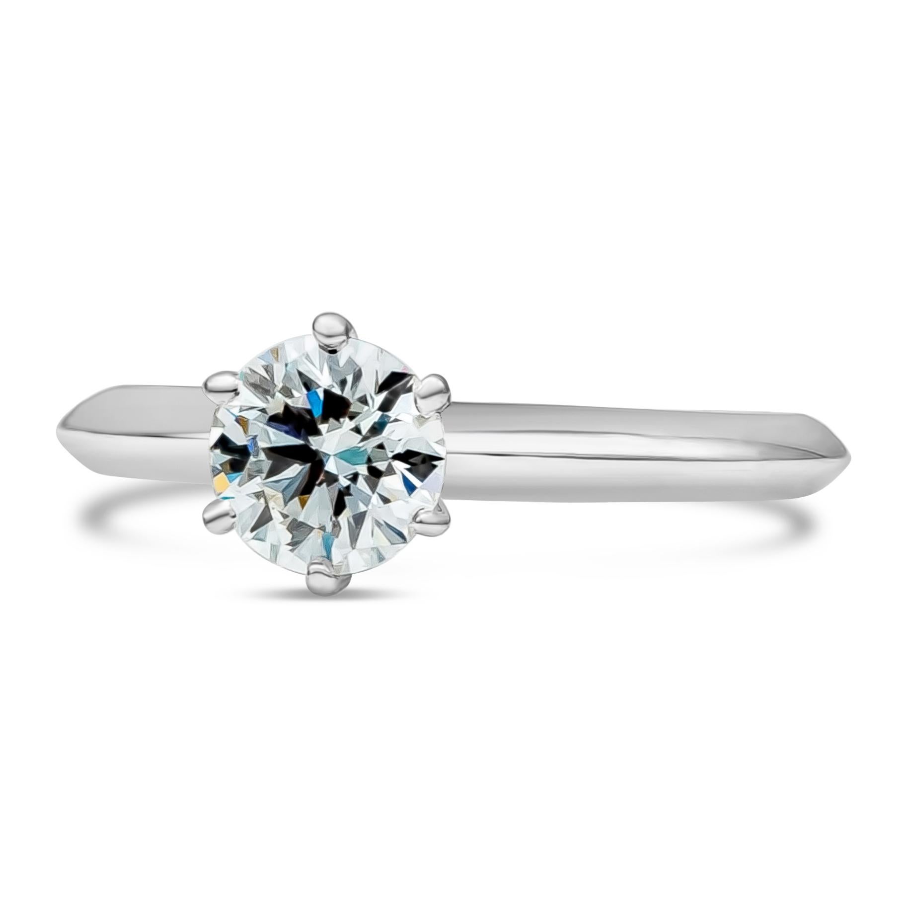 Contemporaneo Anello di fidanzamento solitario con diamante rotondo da 0,66 carati di Tiffany & Co.