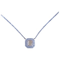 Collar con colgante de platino de Tiffany & Co. con un diamante amarillo «Fancy» de 0,87 ct