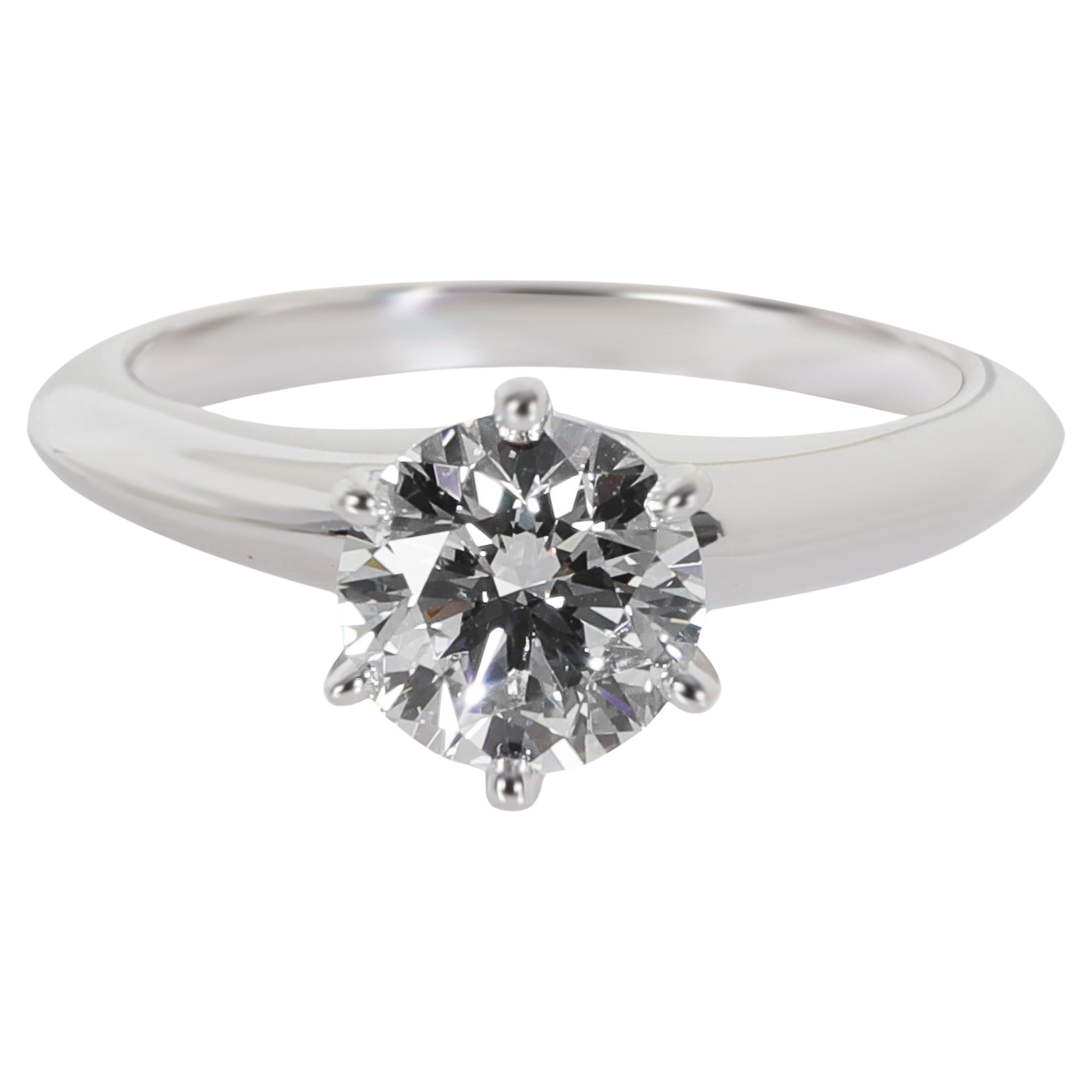 Tiffany
Co. Anello di fidanzamento con diamanti tondi e brillanti da 0.88 carati