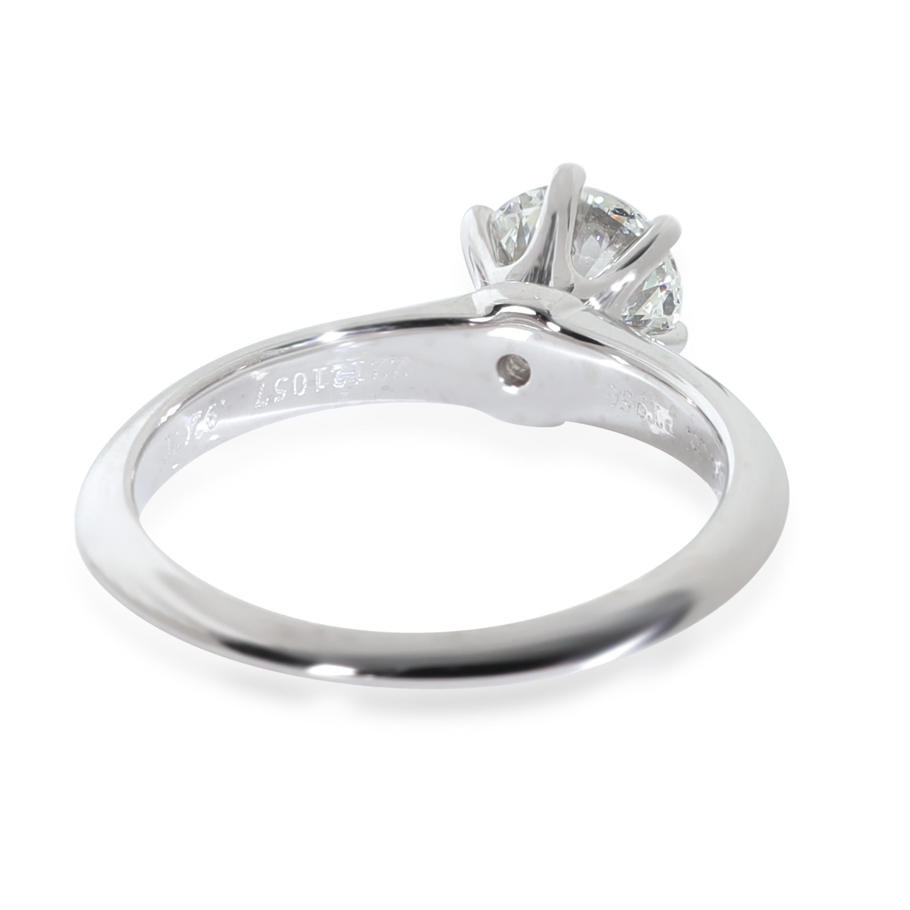 Tiffany & Co. Anello di fidanzamento con diamanti tondi e brillanti da 0,92 carati

DETTAGLI PRIMARI
SKU: 146736
Titolo dell'elenco: Anello di fidanzamento con diamanti tondi e brillanti da 0,92 ct di Tiffany & Co.
Descrizione delle condizioni: