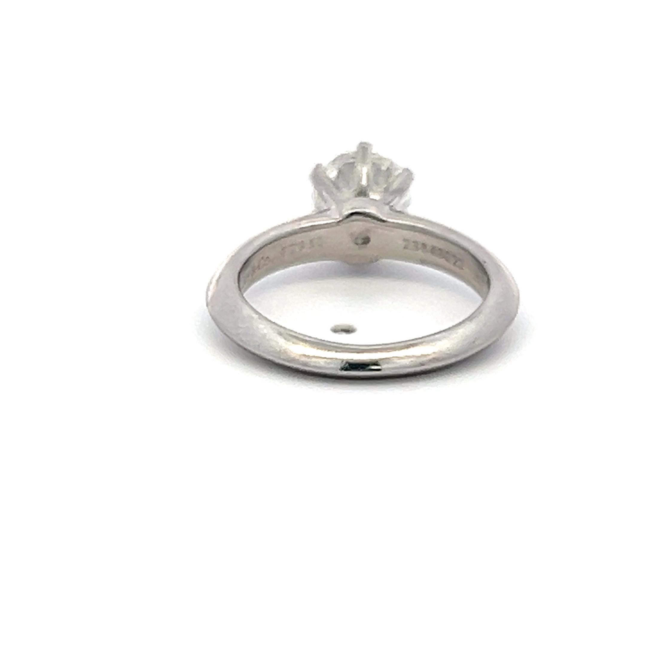 Round Cut Tiffany & Co 0.93 Carat Round Brilliant F VVS2 Diamond Platinum Ring For Sale