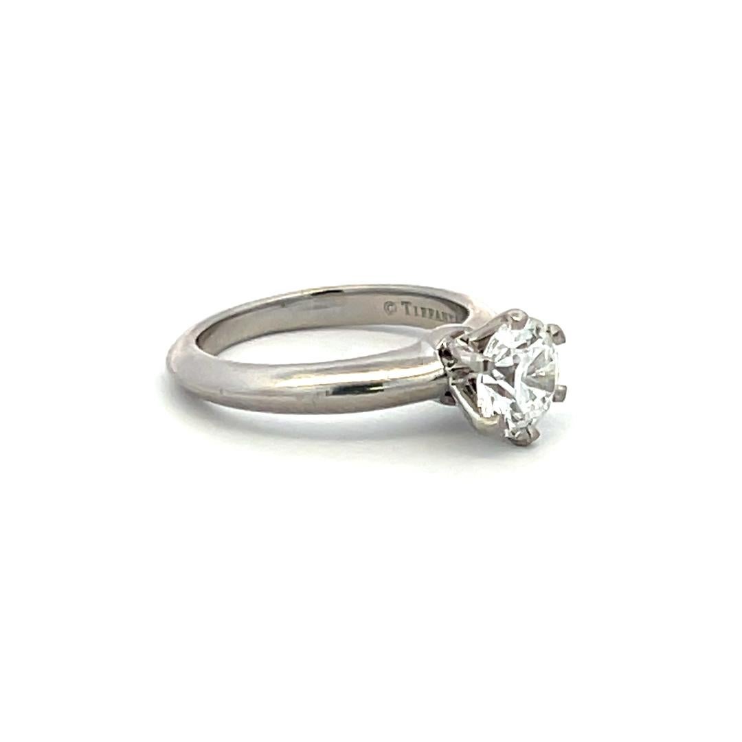 Tiffany & Co 0.93 Carat Round Brilliant F VVS2 Diamond Platinum Ring For Sale 2