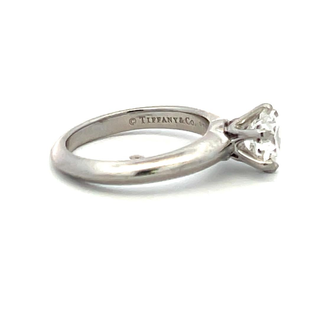 Tiffany & Co 0.93 Carat Round Brilliant F VVS2 Diamond Platinum Ring For Sale 3