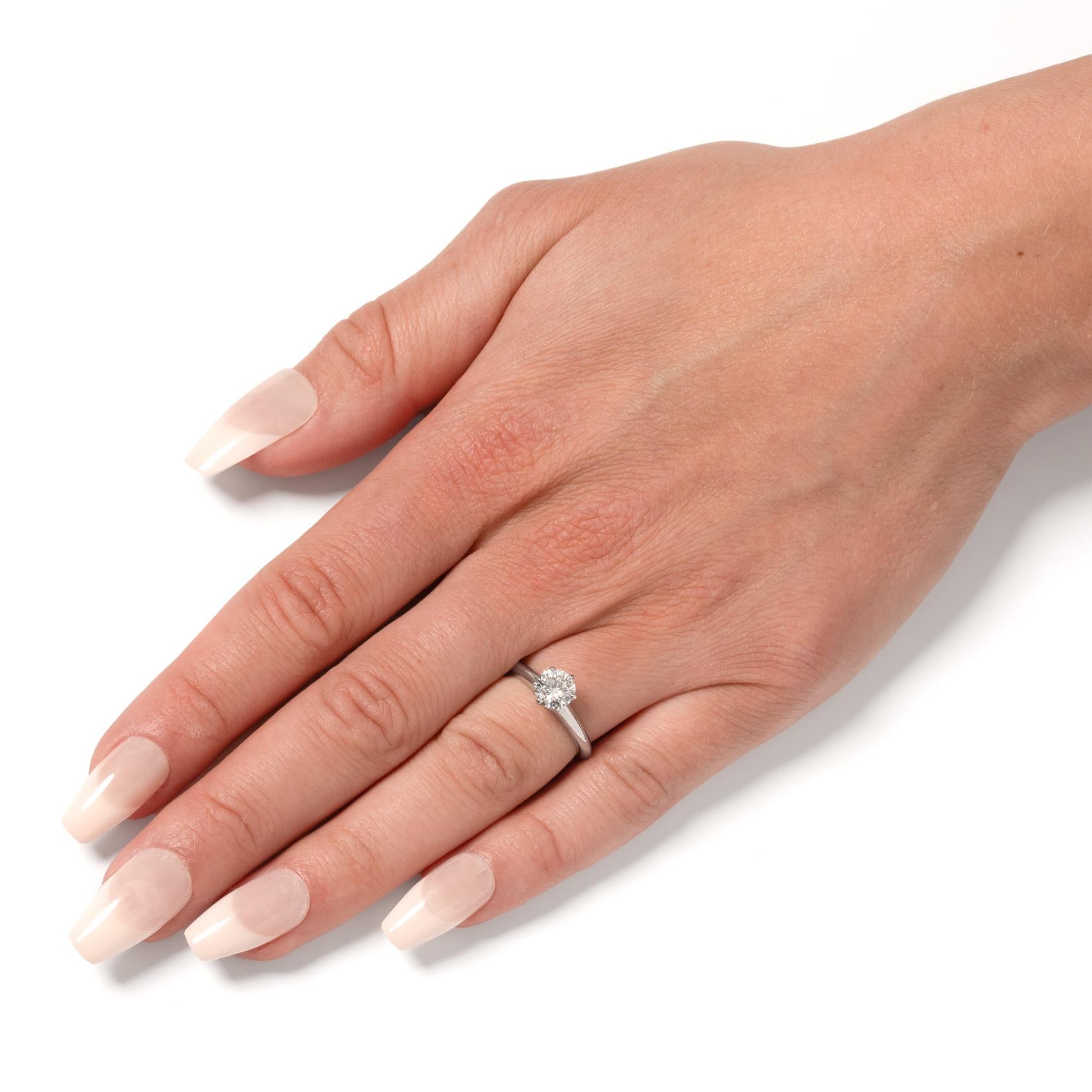 Tiffany & Co., bague solitaire avec diamant de 0.94 carat Pour femmes en vente