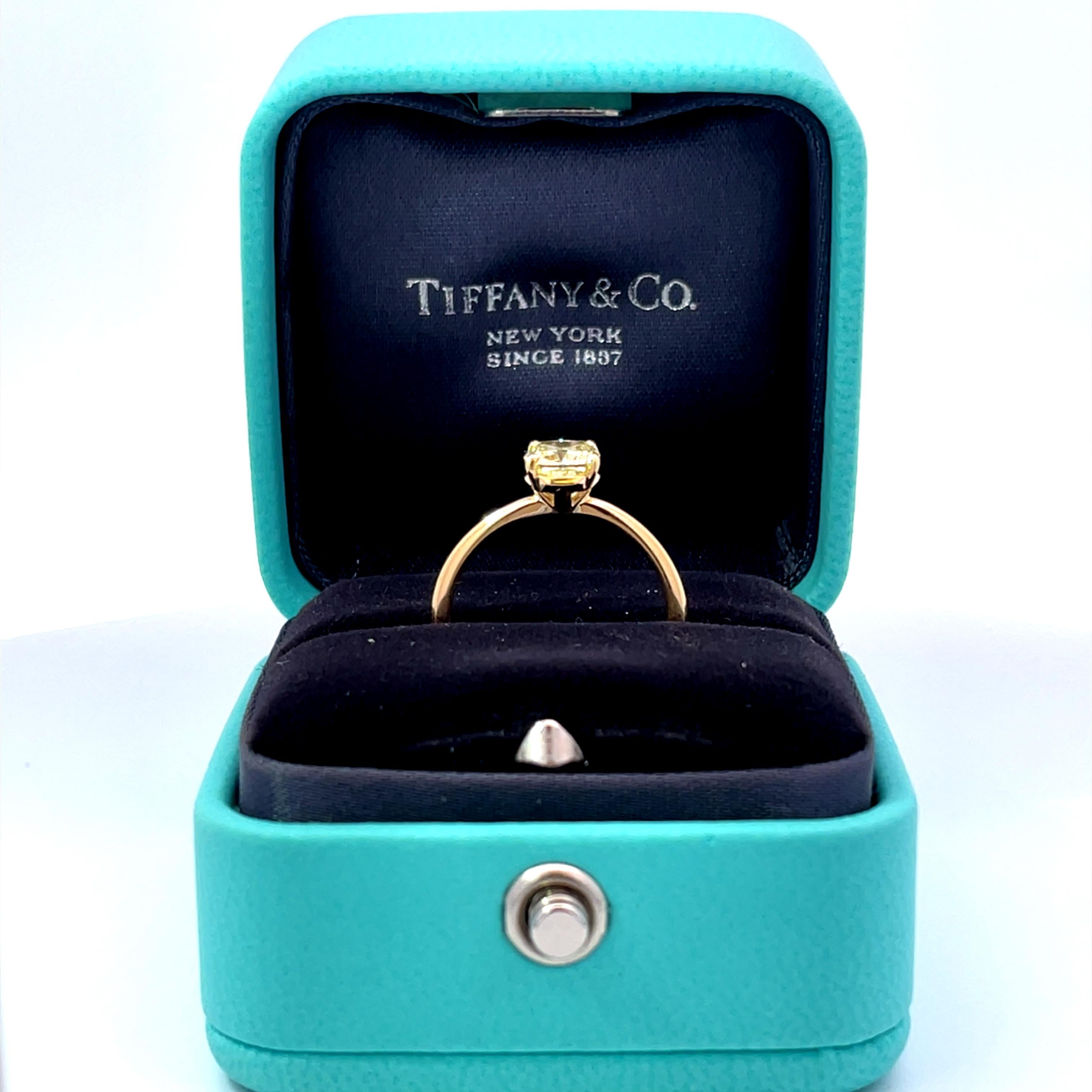 En vente :  Tiffany & Co. Bague de fiançailles en or jaune 18 carats avec diamant jaune fantaisie de 0,94 carat 6