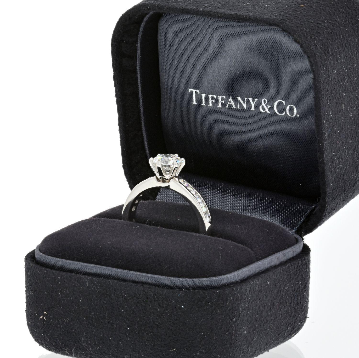 Tiffany & Co. 0.99ct Round Cut H VVS1 Six Prong Diamond Engagement Ring In Excellent Condition In New York, NY