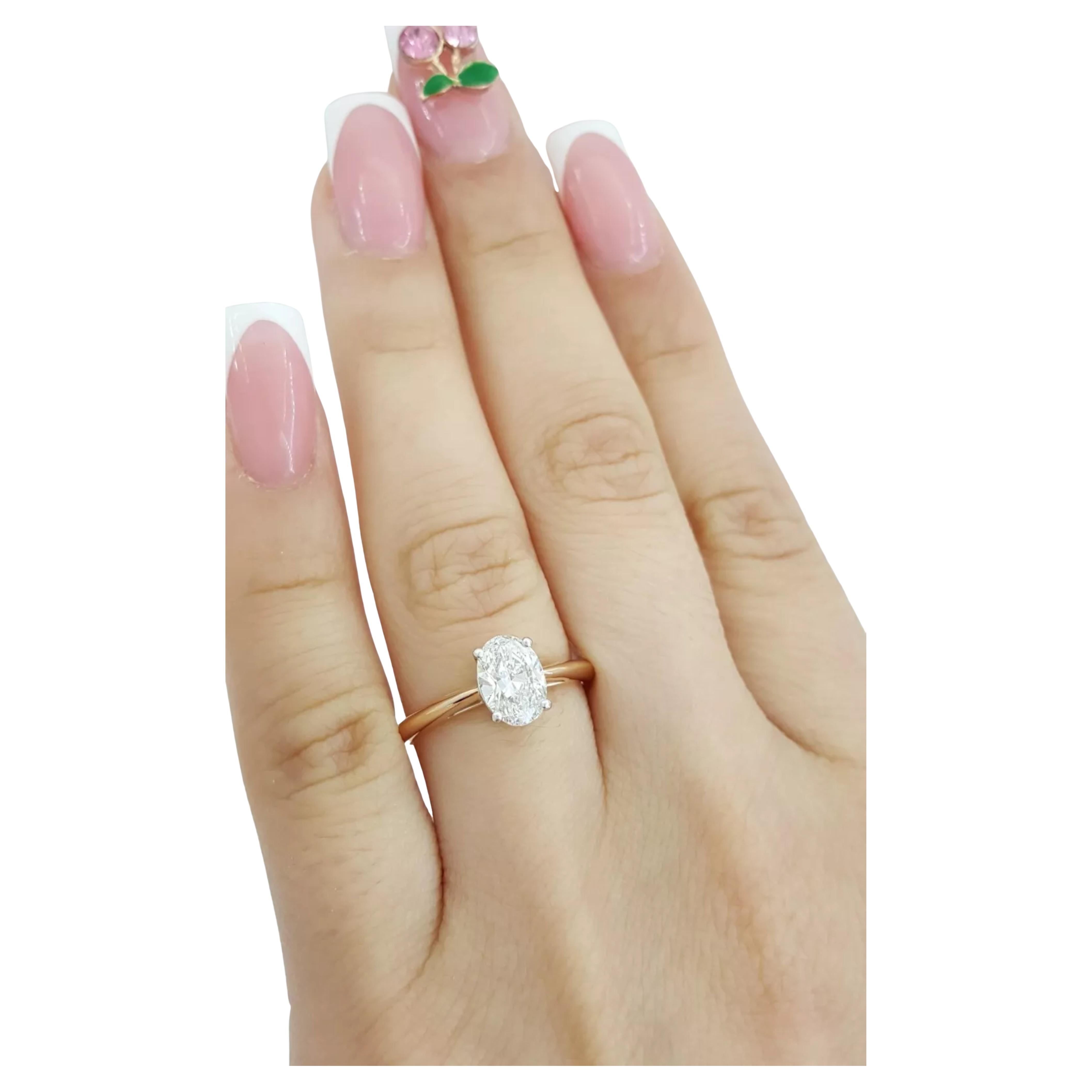 Contemporain Tiffany & Co. Bague de fiançailles solitaire avec diamant taille ovale de 1 carat en vente