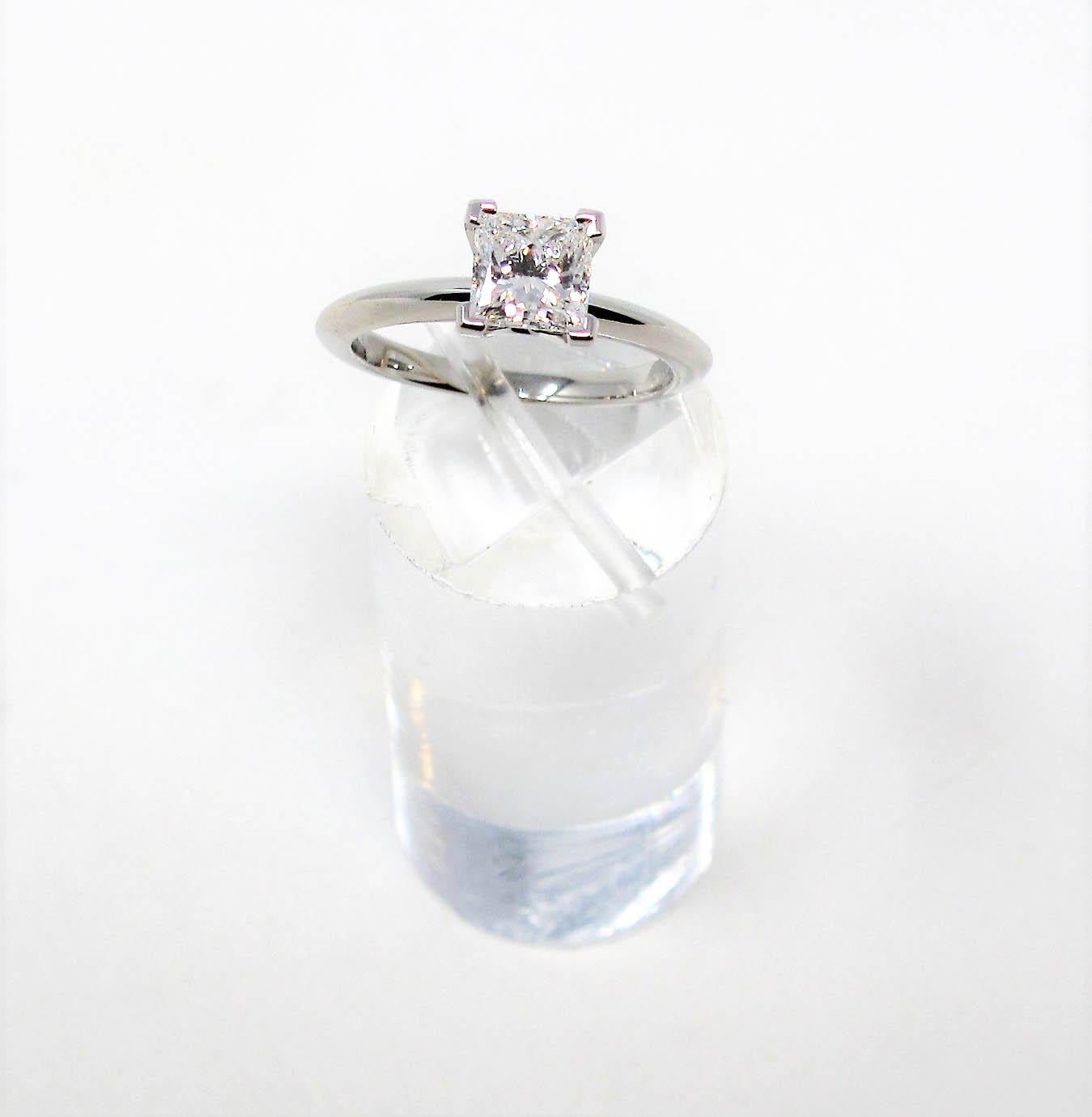 Tiffany & Co 1.00 Carat Princess Diamond Solitaire Engagement Ring Platinum In Excellent Condition In Scottsdale, AZ