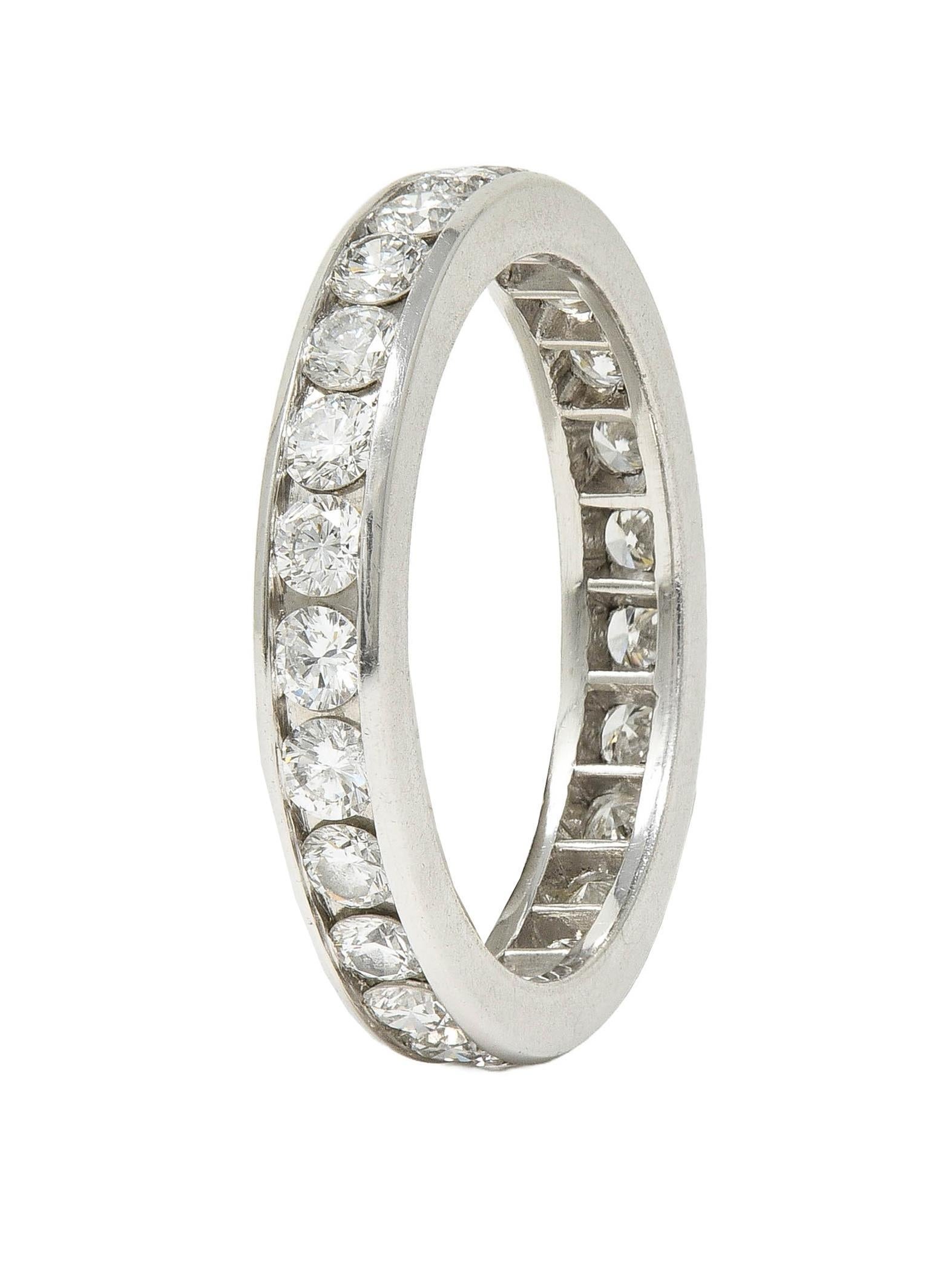 Taille ronde Tiffany & Co. 1.00 CTW Diamond Platinum Eternity Contemporary Wedding Band Ring (anneau de mariage contemporain en platine) en vente