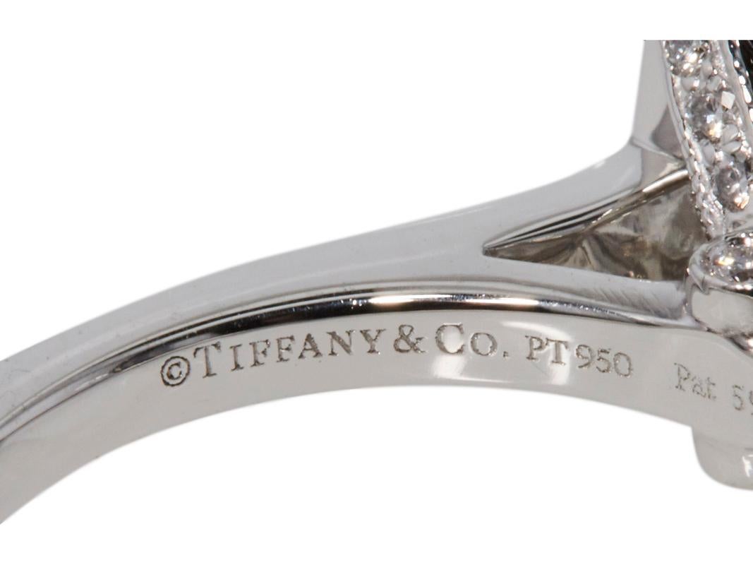 Tiffany & Co. 1,01 Carati Cuscino Brillante F VVS2 Diamante in Platino Anello aureola in vendita 8