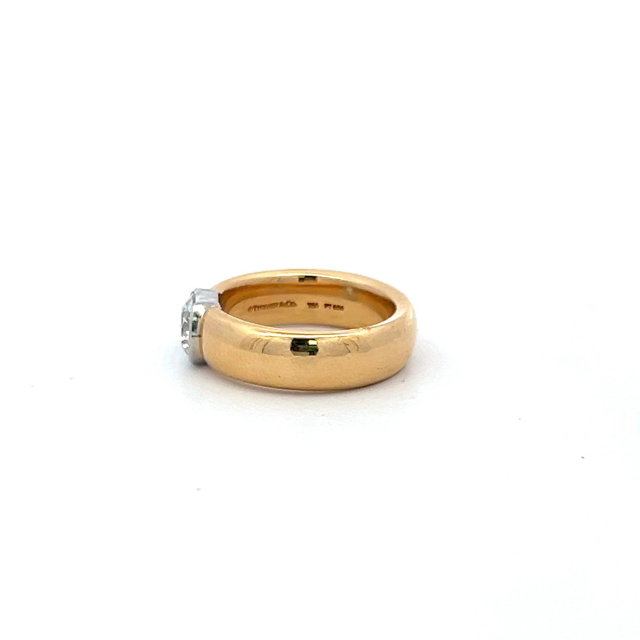 Tiffany & Co 1.01 Carat Round G VS1 Diamond 18K Yellow Gold Engagement Ring In Good Condition For Sale In New York, NY