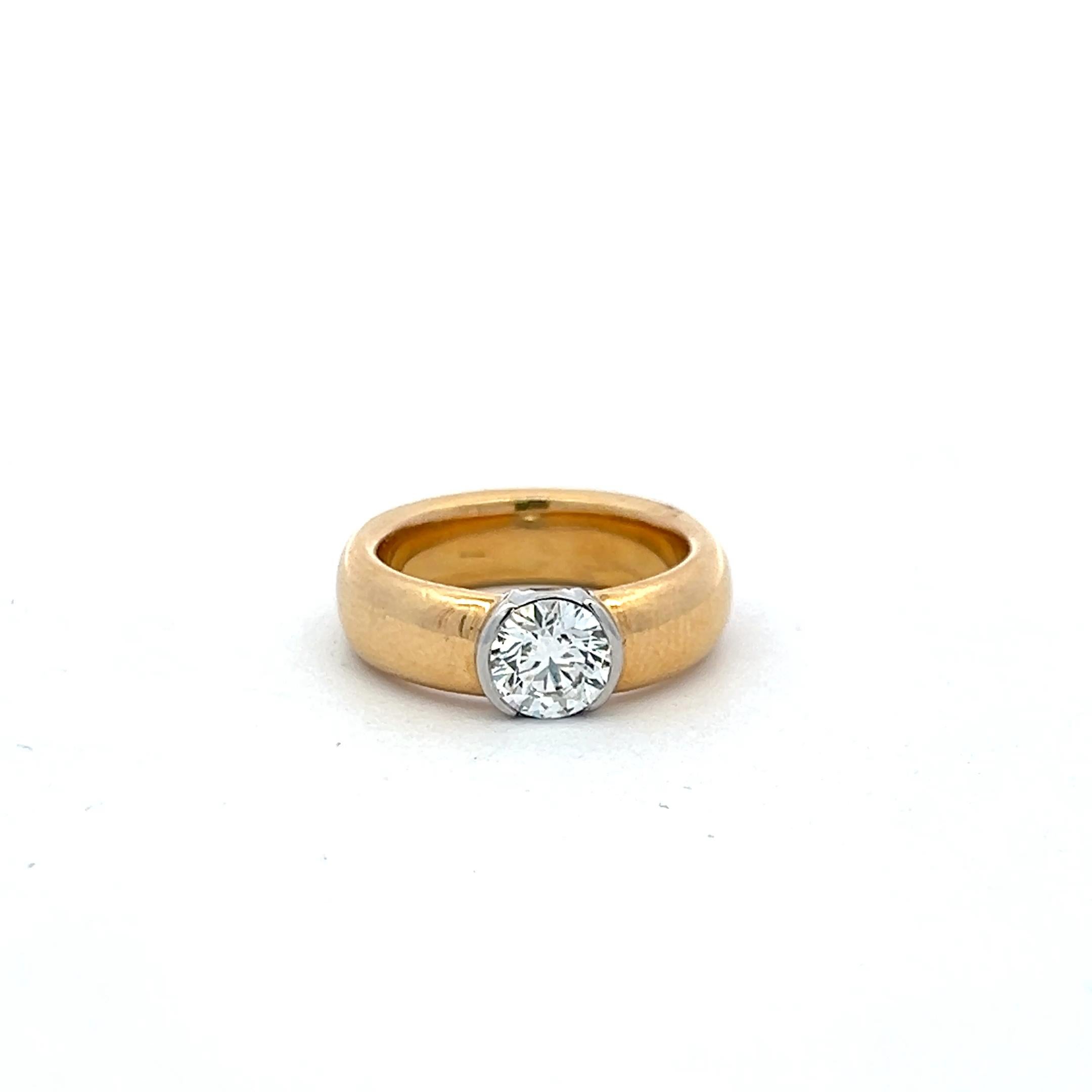 Women's Tiffany & Co 1.01 Carat Round G VS1 Diamond 18K Yellow Gold Engagement Ring For Sale