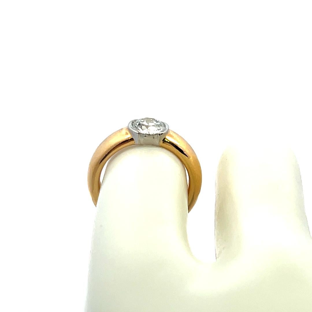 Tiffany & Co 1.01 Carat Round G VS1 Diamond 18K Yellow Gold Engagement Ring For Sale 1