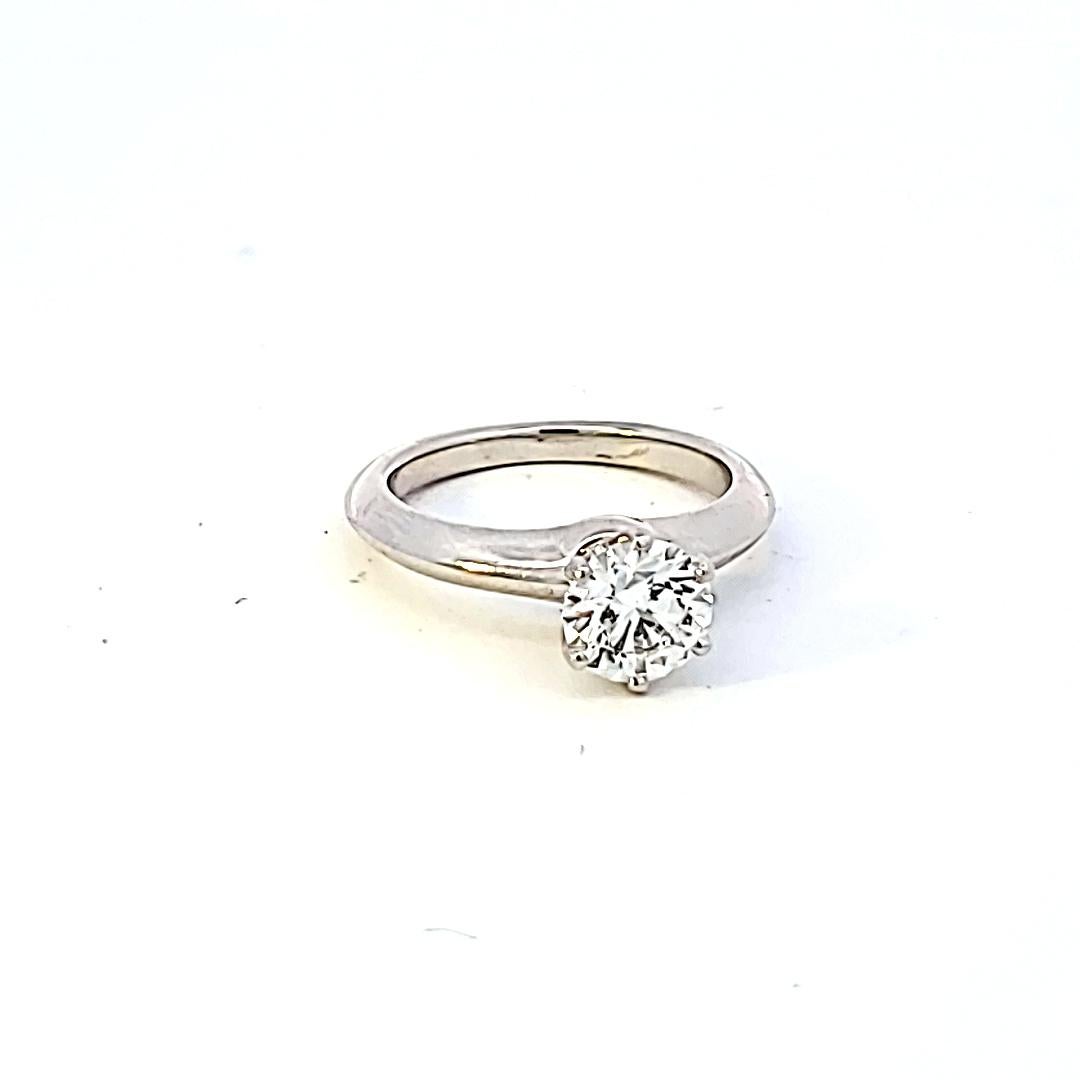 Tiffany & Co 1.02 Carat Round Brilliant G VS2 Diamond Platinum Engagement Ring For Sale 5