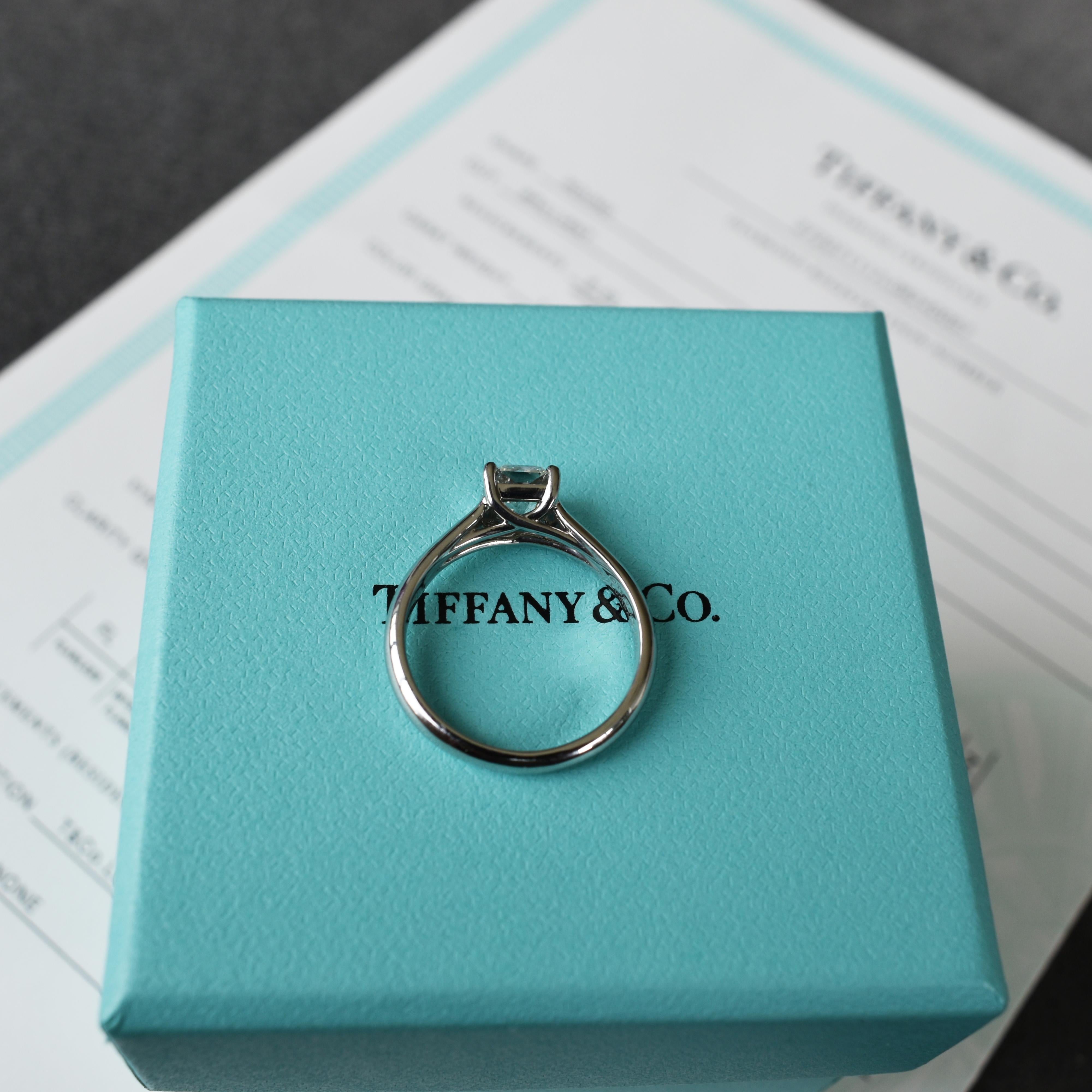 Tiffany & Co. 1.02 Carat H VS1 Lucida Diamond Solitaire Ring, Platinum In Excellent Condition In Houston, TX