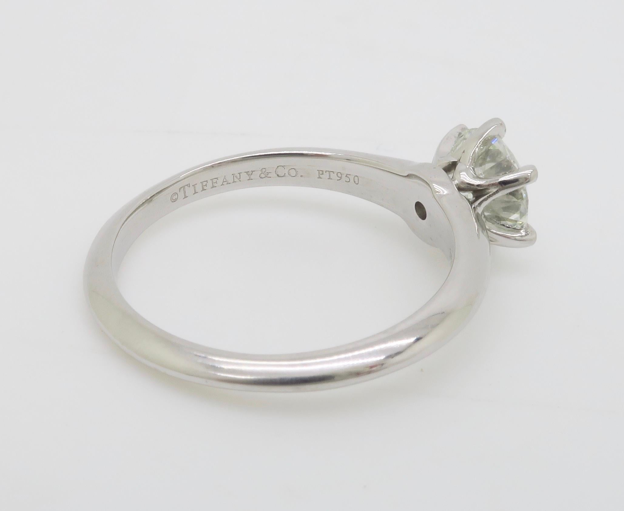 Tiffany & Co. 1.02CT Solitaire in Platin mit Originalpapieren, Box und Tasche im Angebot 5