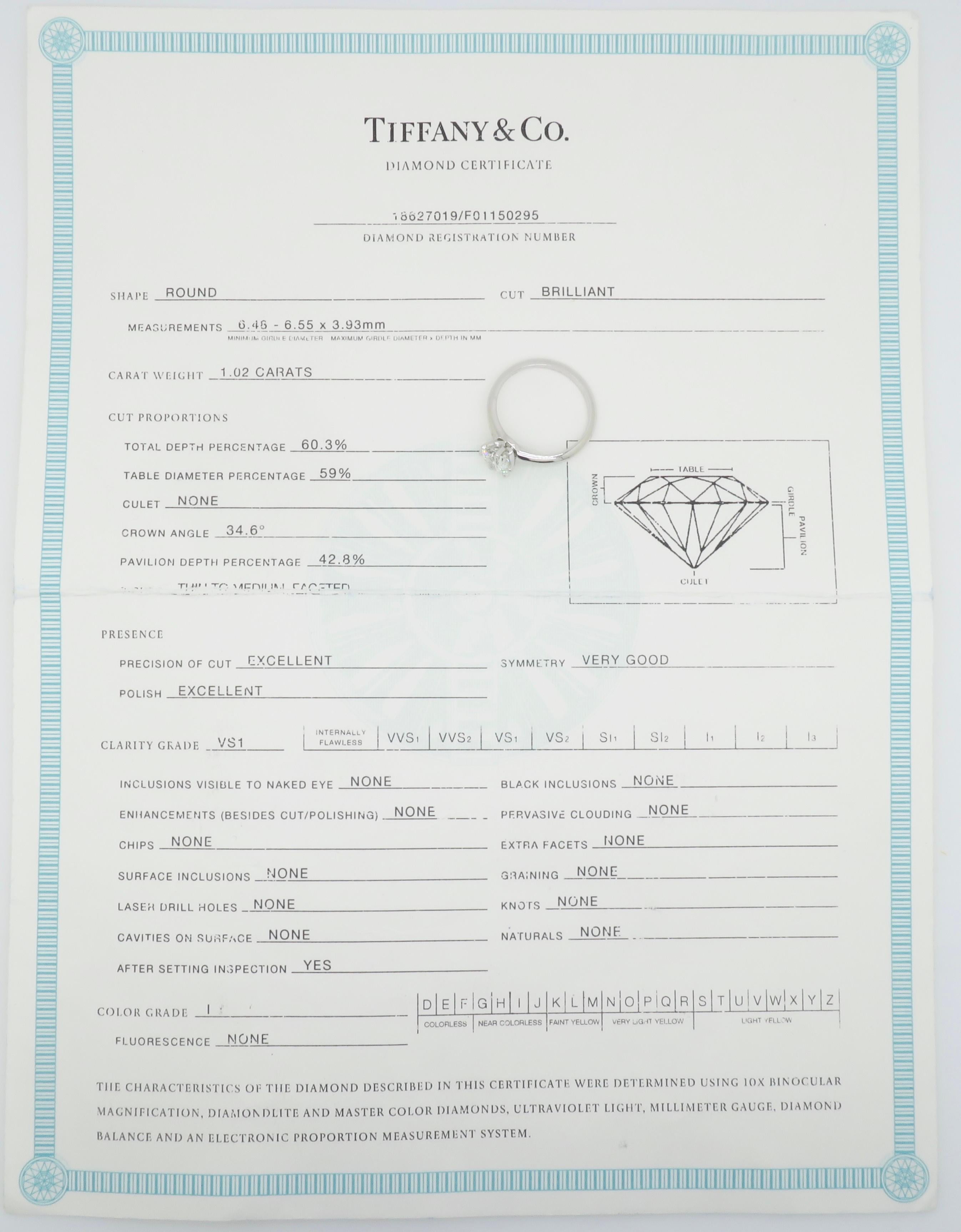 Tiffany & Co. 1.02CT Solitaire in Platin mit Originalpapieren, Box und Tasche im Angebot 12