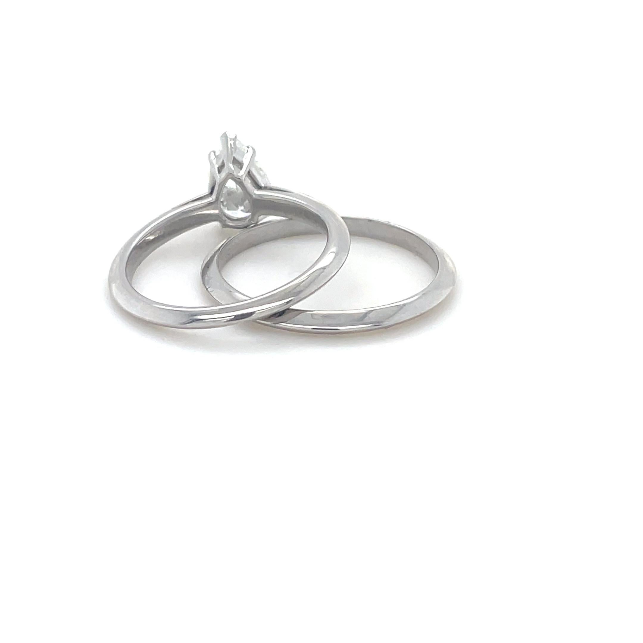 Contemporain Tiffany & Co., ensemble de bague de fiançailles avec diamant en forme de poire de 1,03 carat en vente