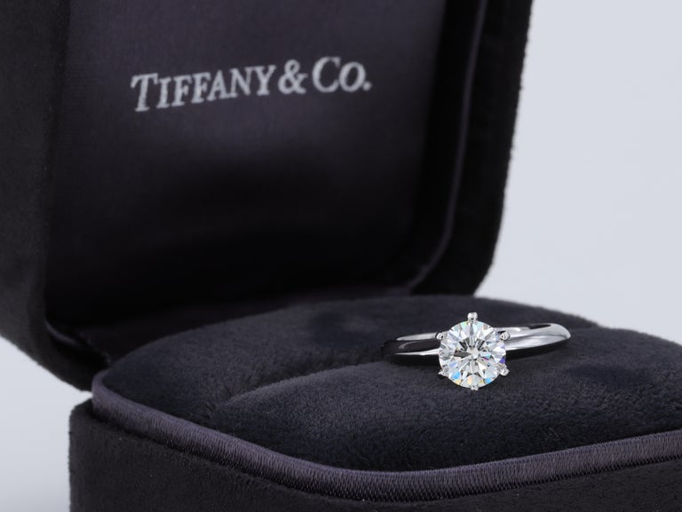 Round Cut Tiffany & Co. 1.04ct I VS2 Round Brilliant Diamond Solitaire Engagement Ring For Sale